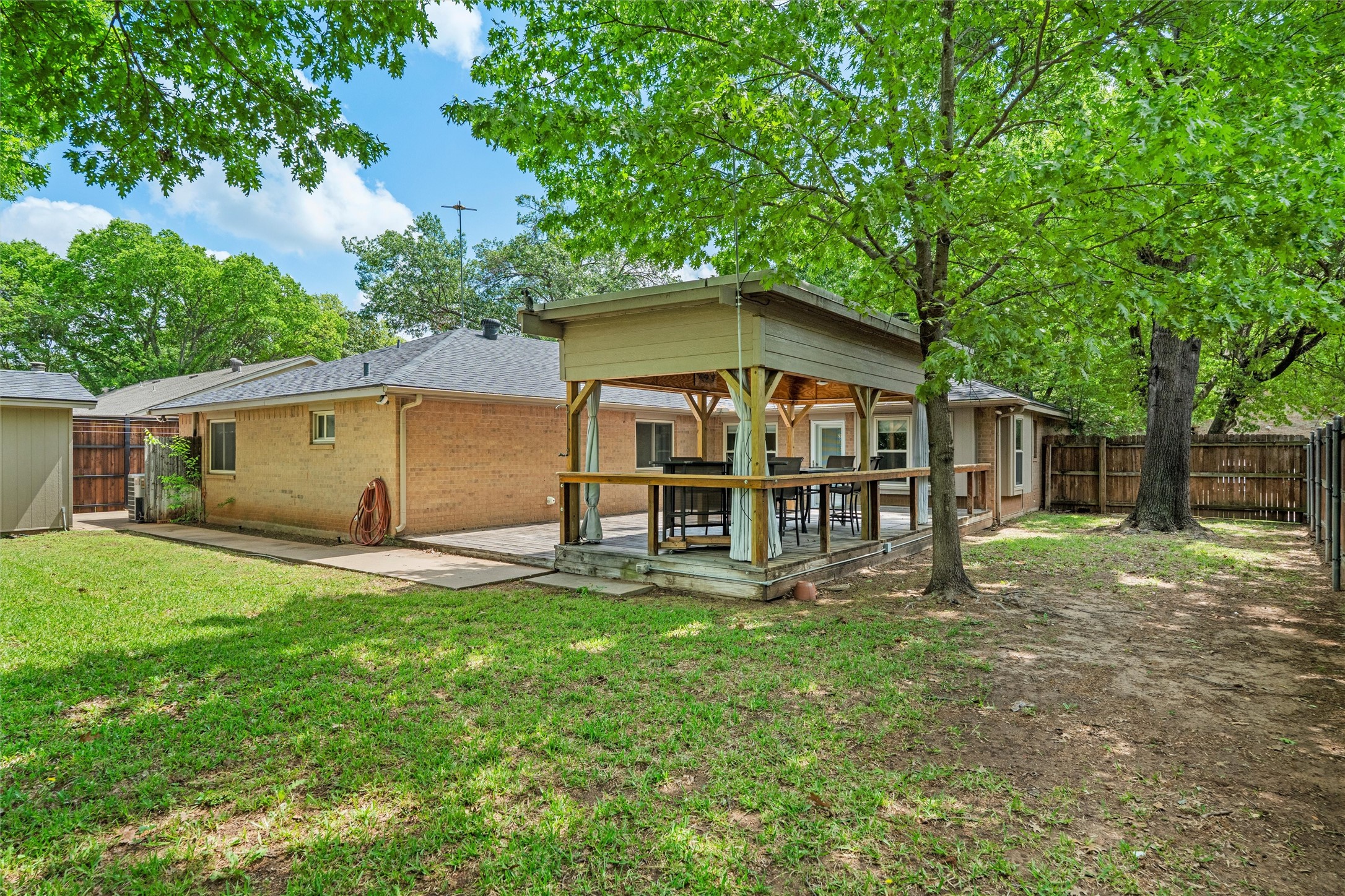 711 Hinsdale Drive Arlington TX 76006
