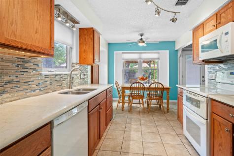 711 Hinsdale Drive Arlington TX 76006