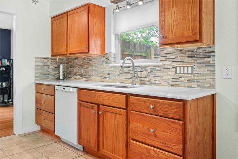 711 Hinsdale Drive Arlington TX 76006