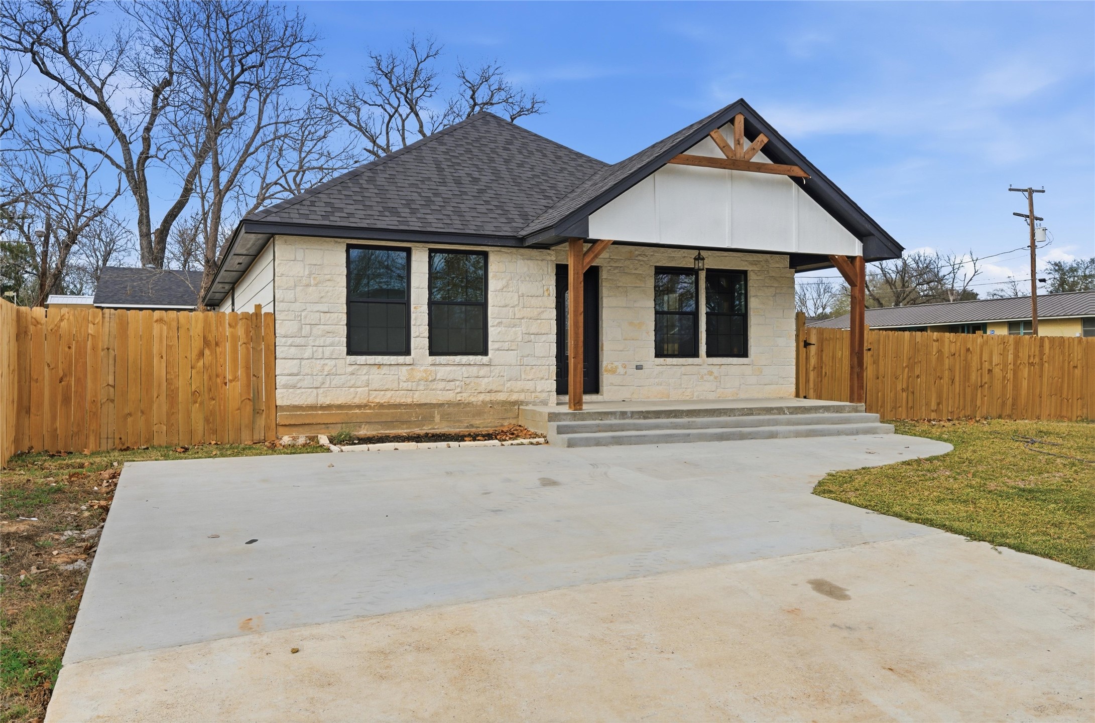 211 Moss Avenue Hearne TX 77859