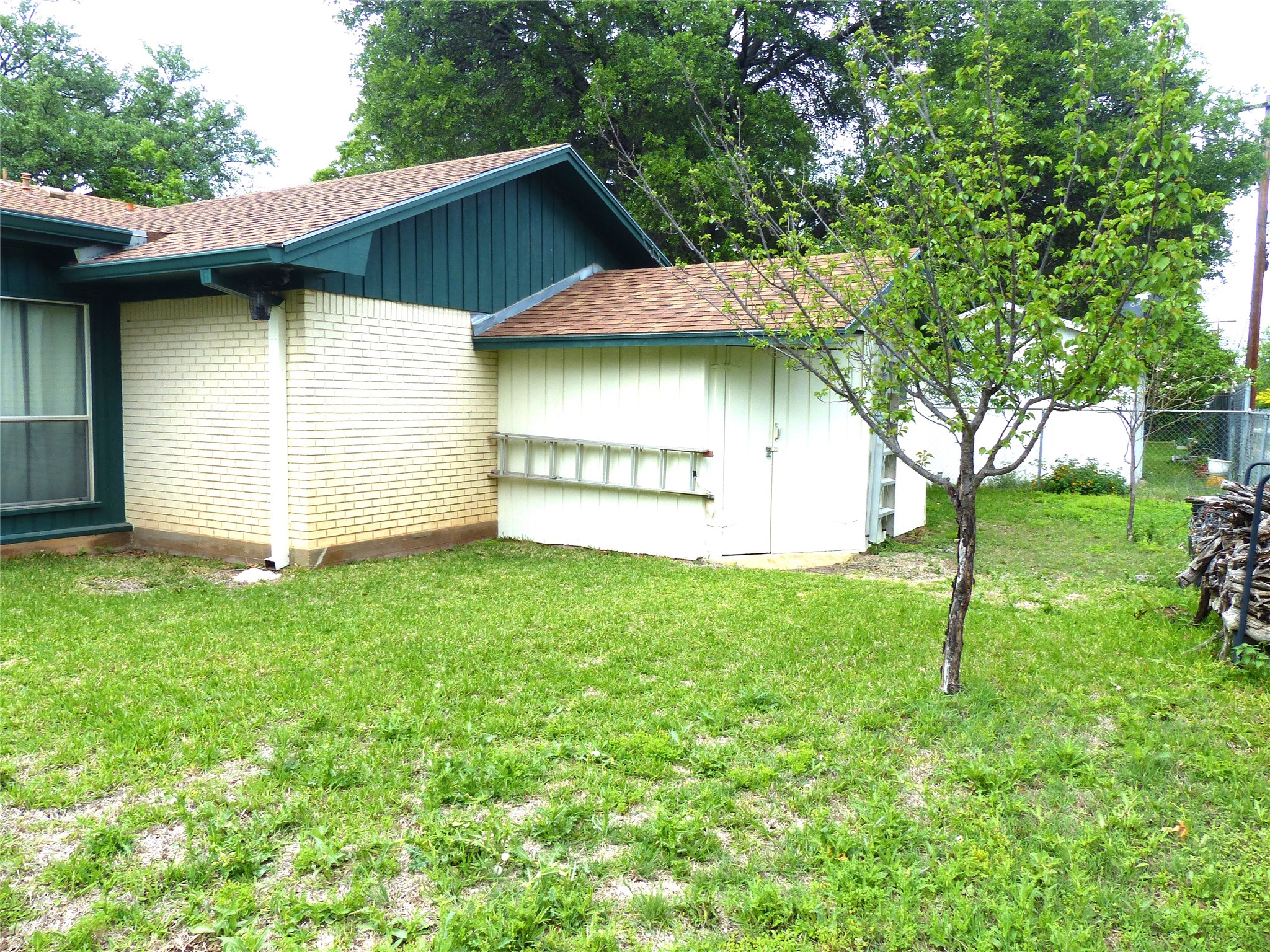 2105 Stanton Brady TX 76825