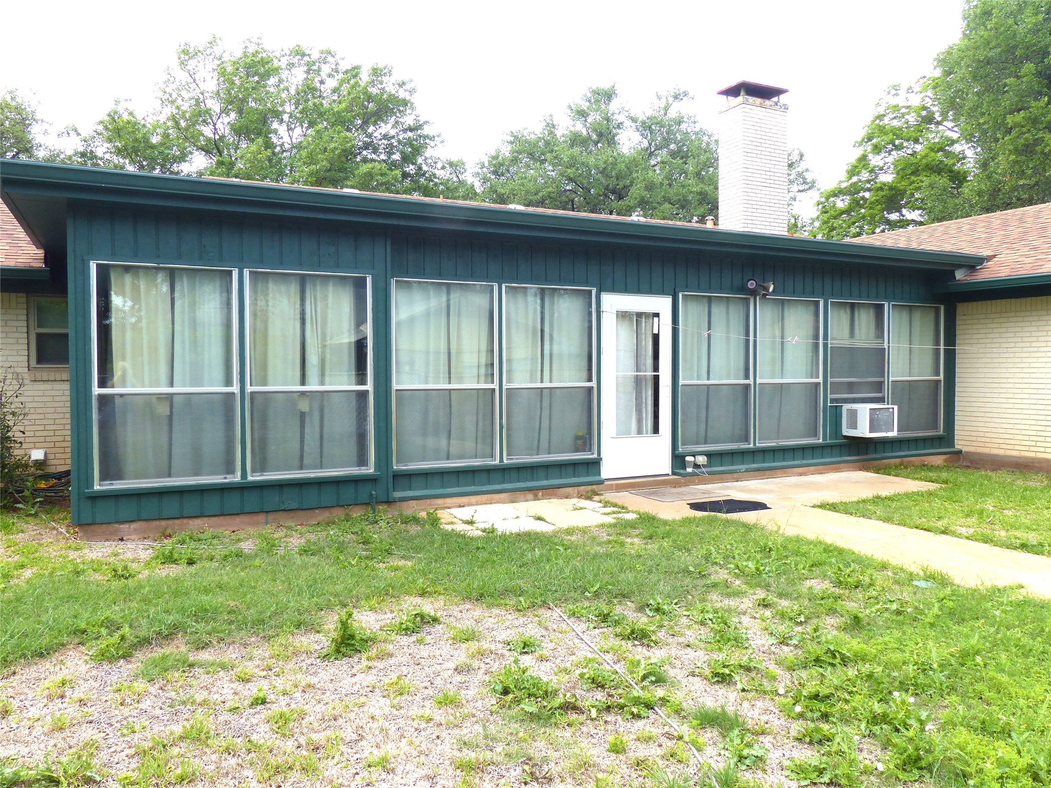 2105 Stanton Brady TX 76825