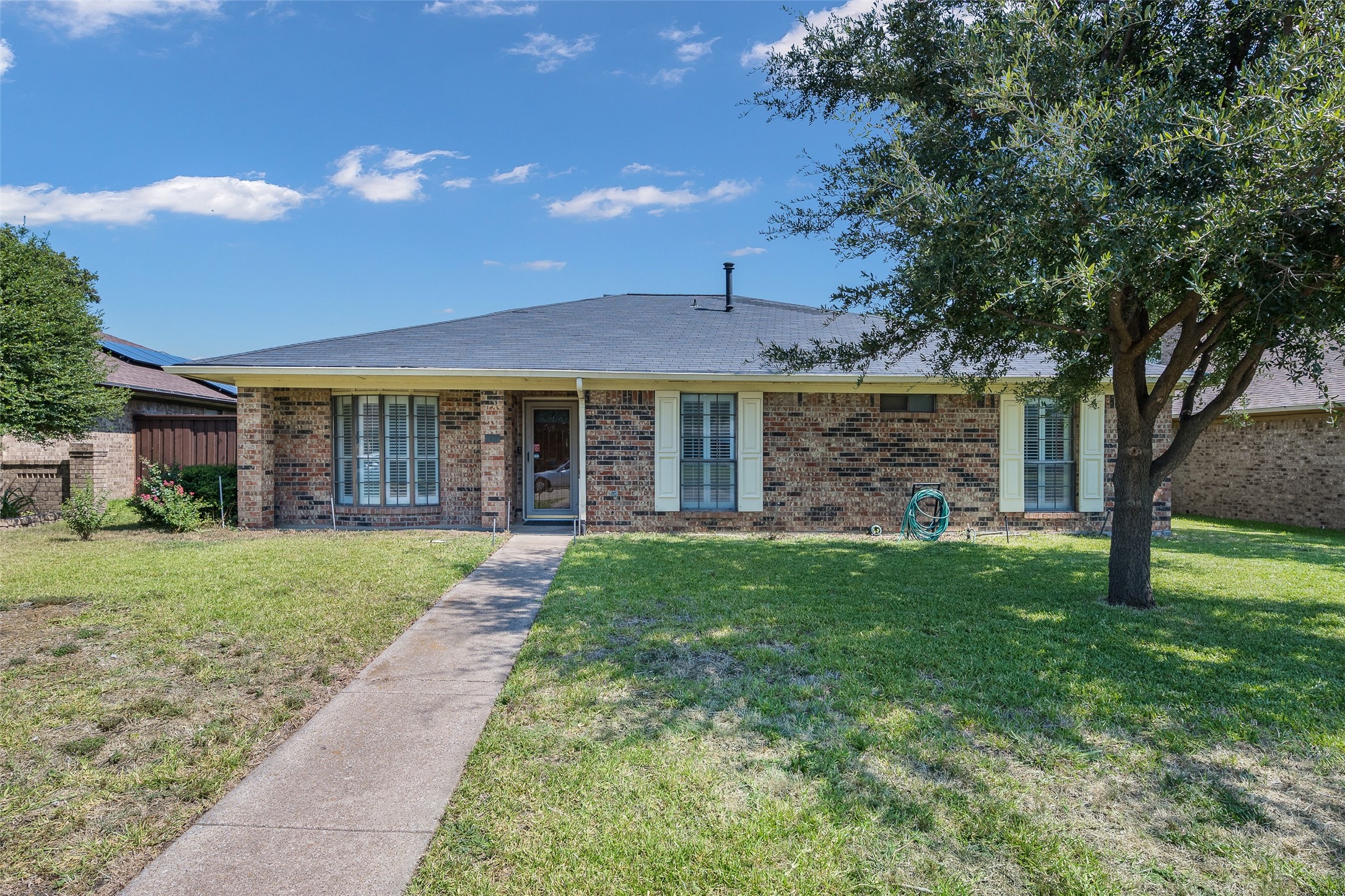 1817 Guildford Street Garland TX 75044