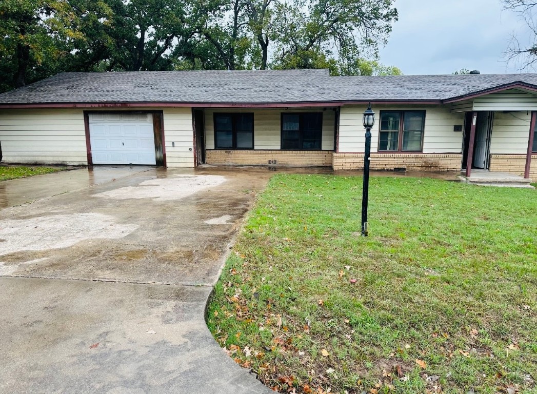 921 N Stewart Street Azle TX 76020