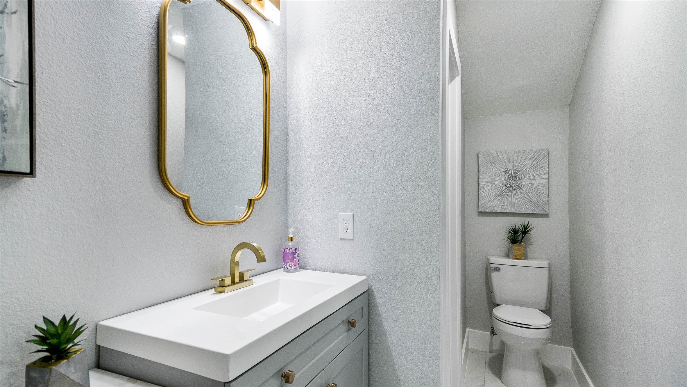 10523 Newcombe Drive Dallas TX 75228