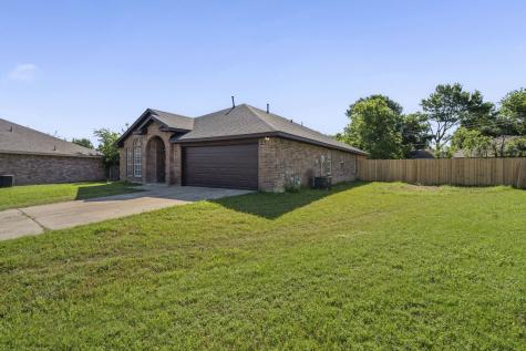 1216 Urban Drive Desoto TX 75115