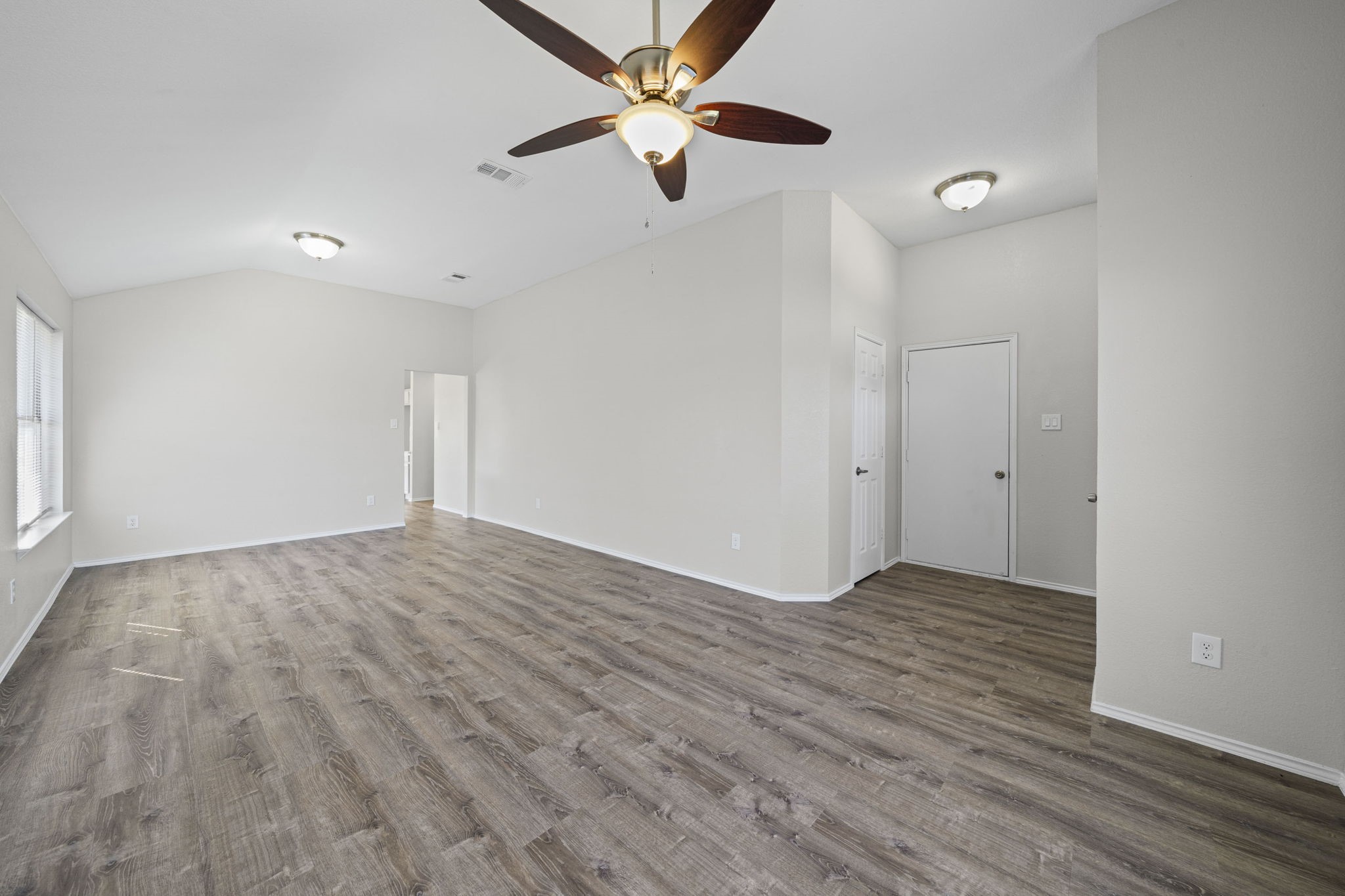 1216 Urban Drive Desoto TX 75115