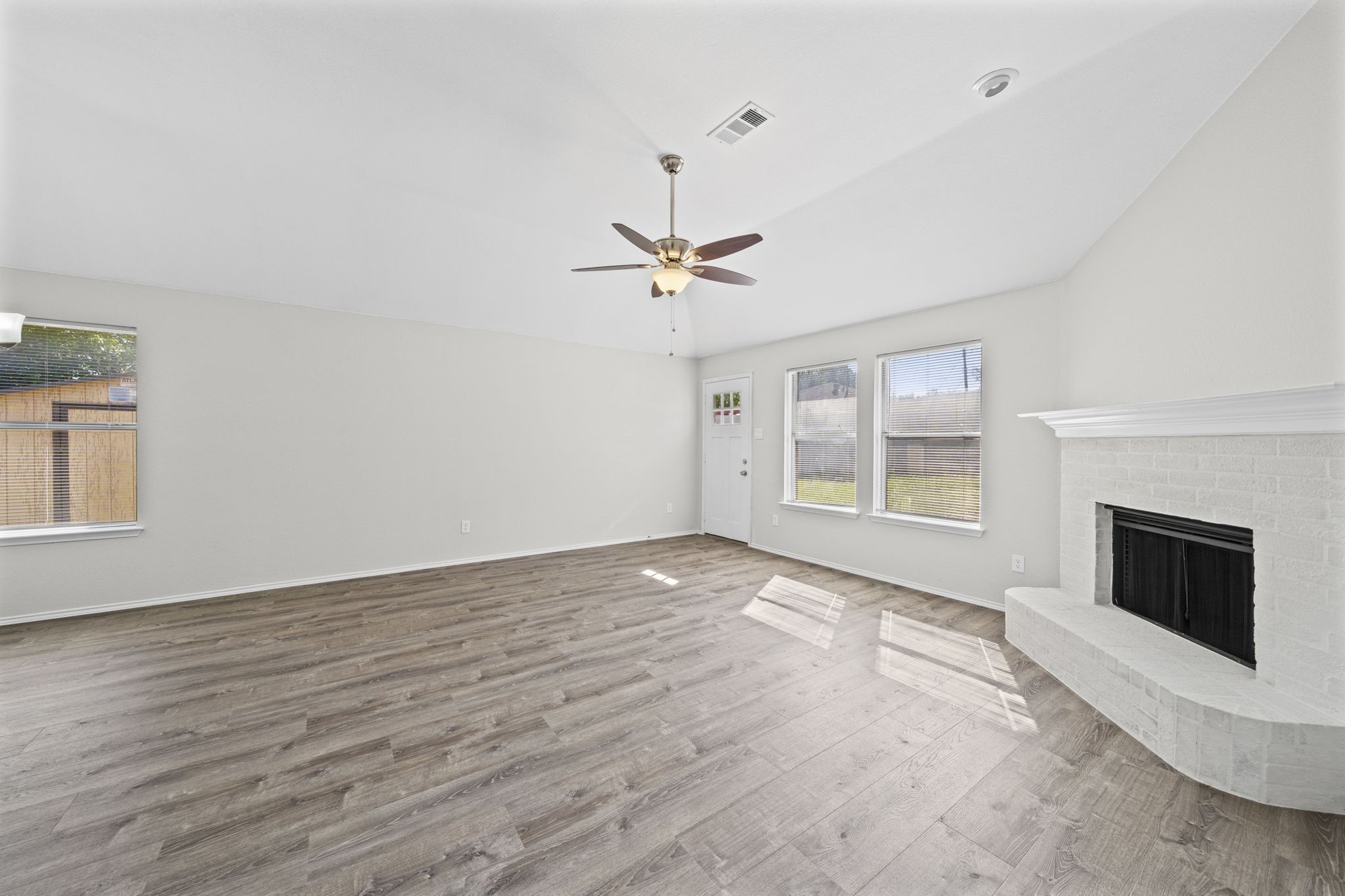 1216 Urban Drive Desoto TX 75115