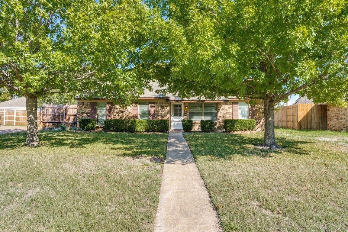 2166 Pueblo Drive Garland TX 75040