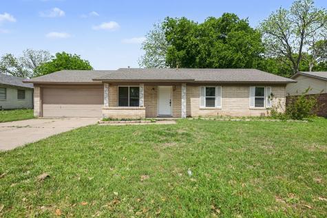 821 E Bovell Street Crowley TX 76036
