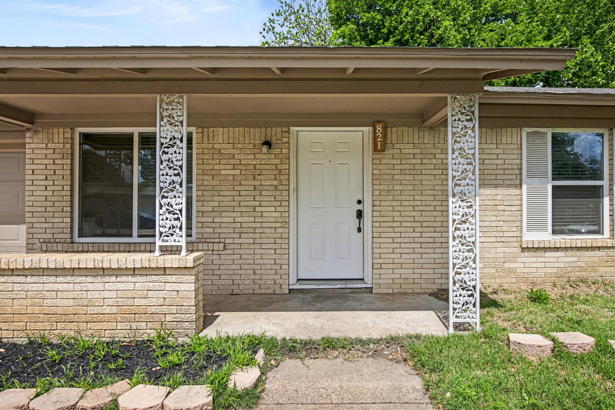 821 E Bovell Street Crowley TX 76036
