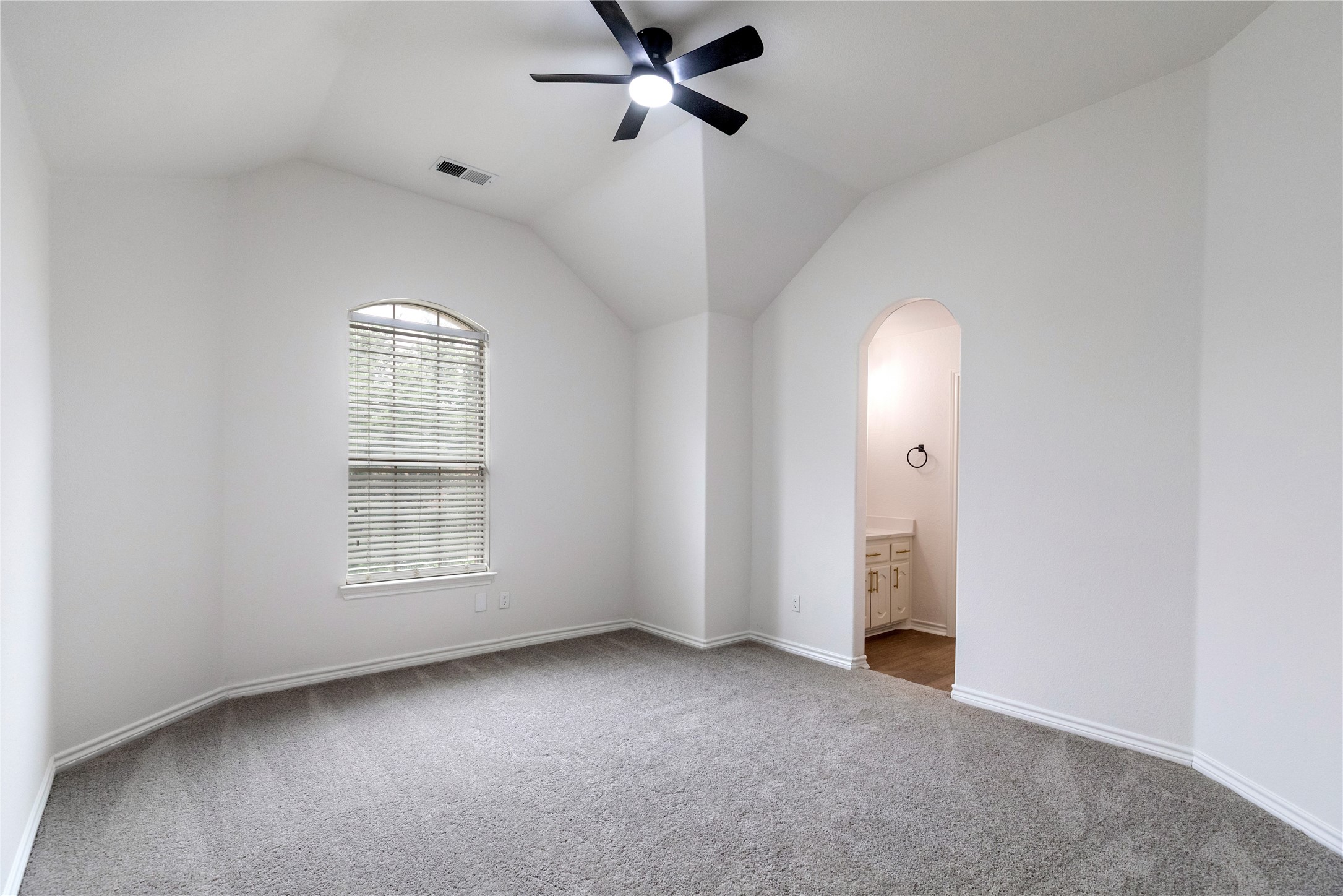 907 Greenfield Court Kennedale TX 76060