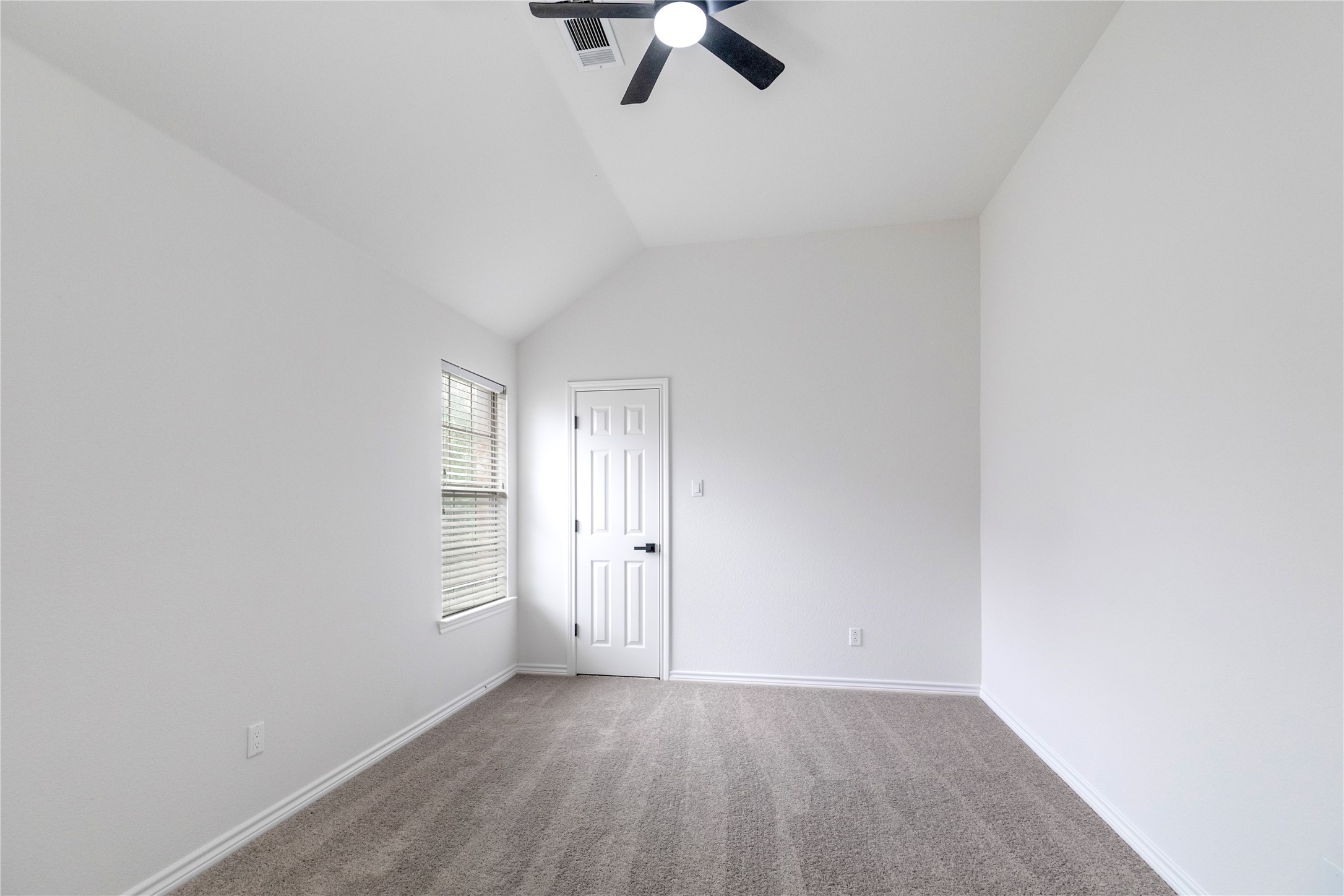 907 Greenfield Court Kennedale TX 76060