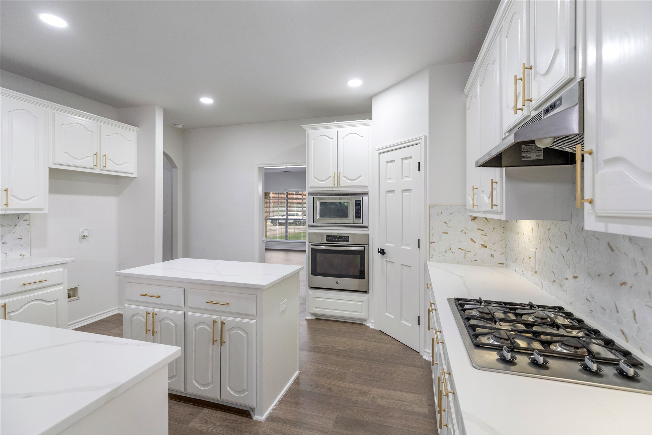 907 Greenfield Court Kennedale TX 76060
