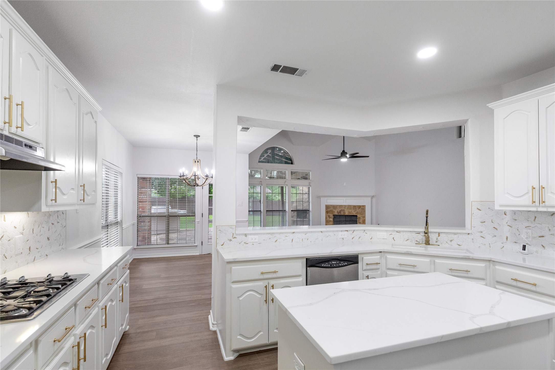 907 Greenfield Court Kennedale TX 76060