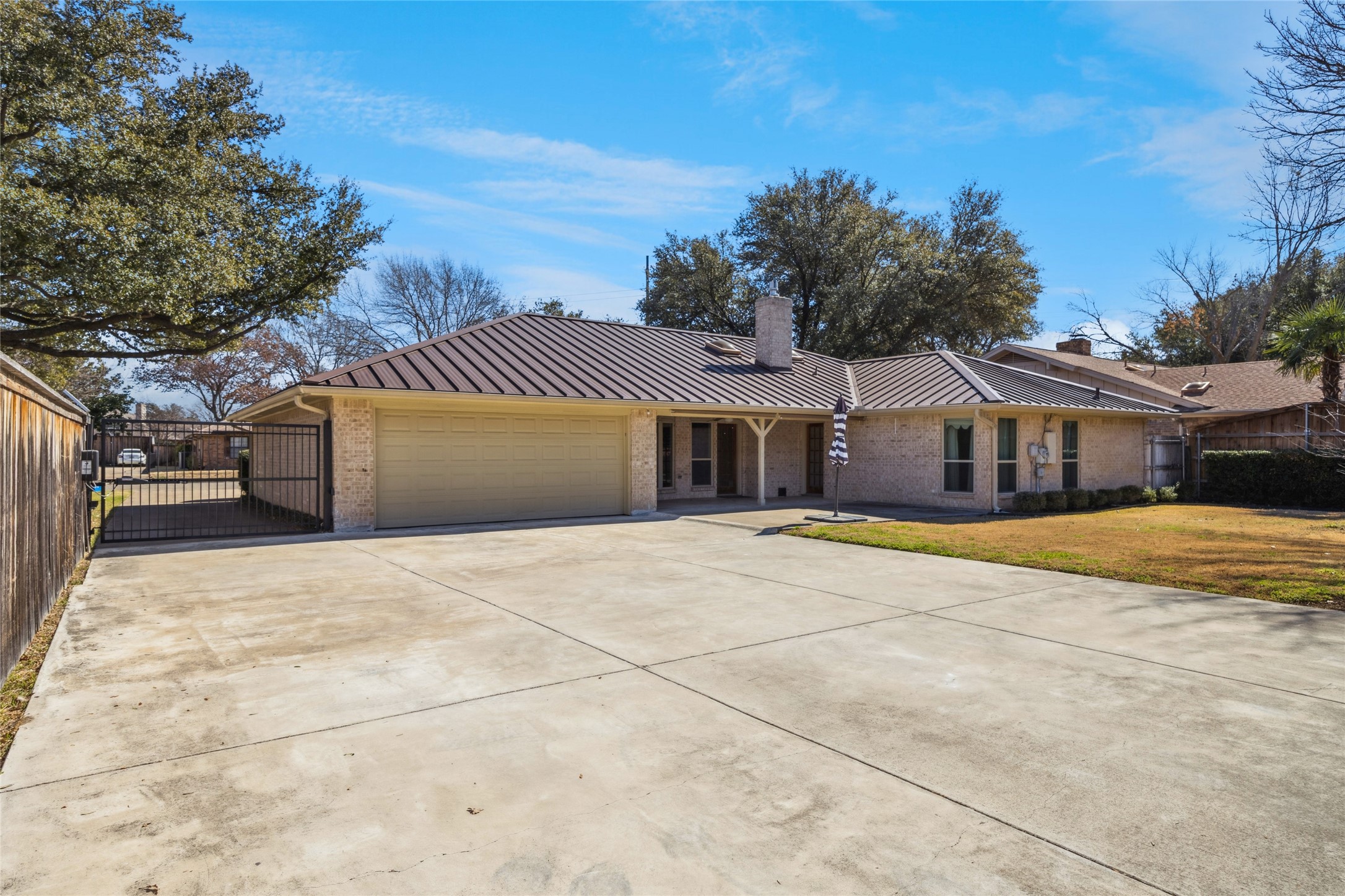 4212 Lake Vista Drive Benbrook TX 76132