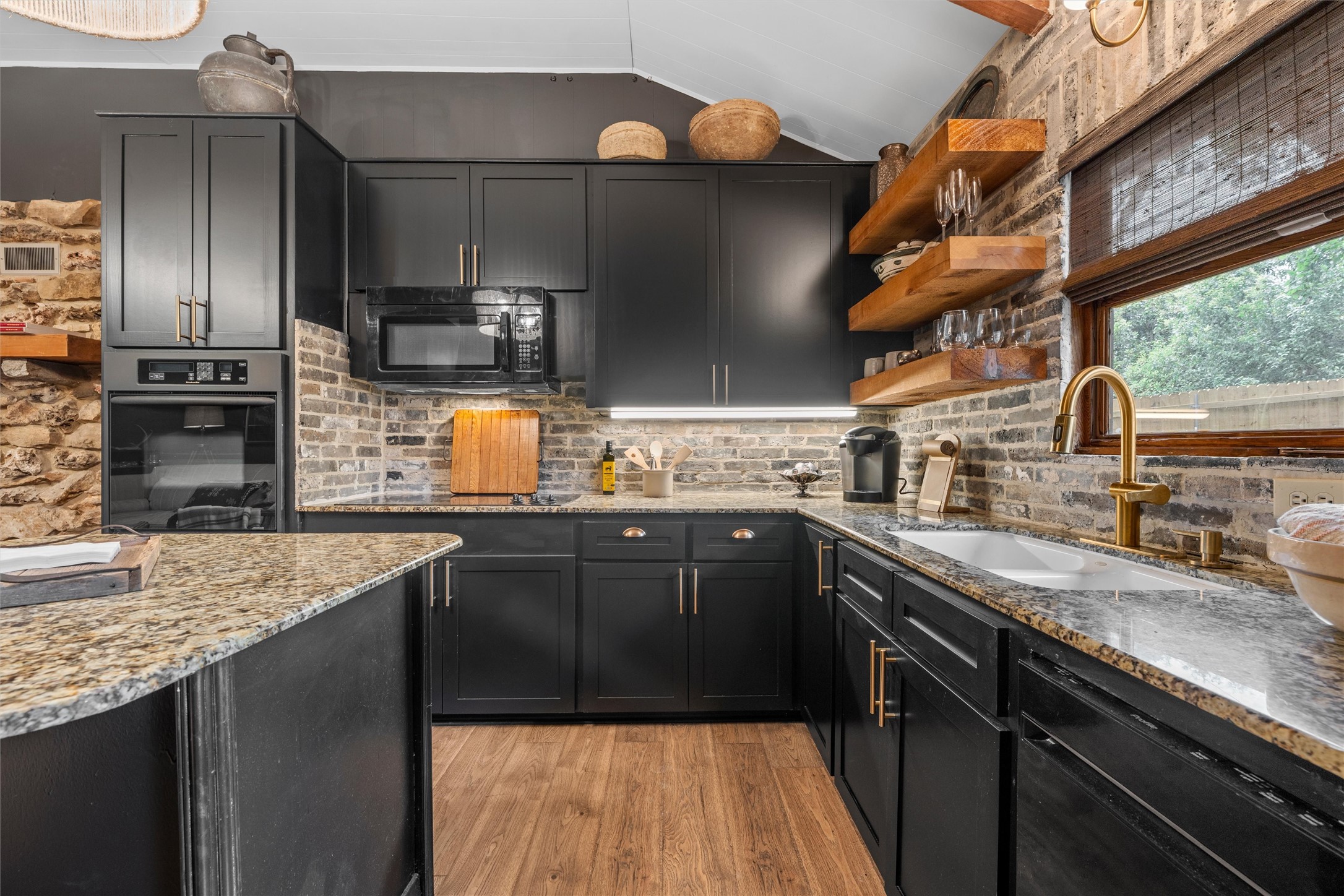 188 Linda Lee Loop Whitney TX 76692