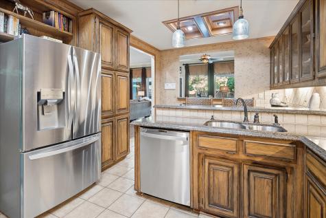 2448 Clearspring Drive N Irving TX 75063