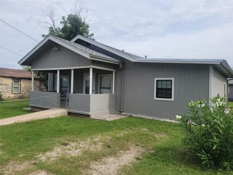 1009 W Mesquite Street Coleman TX 76834