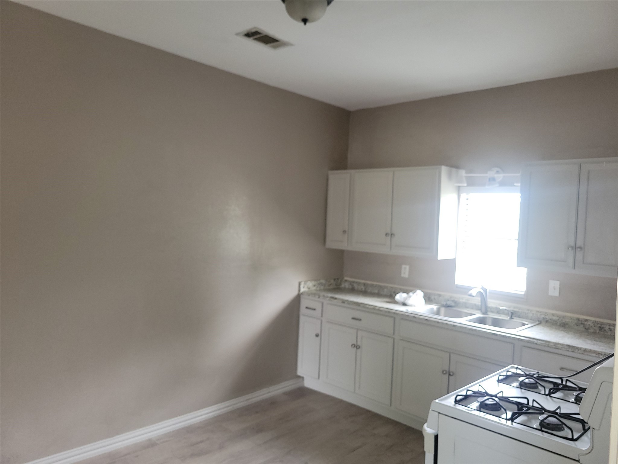 1009 W Mesquite Street Coleman TX 76834