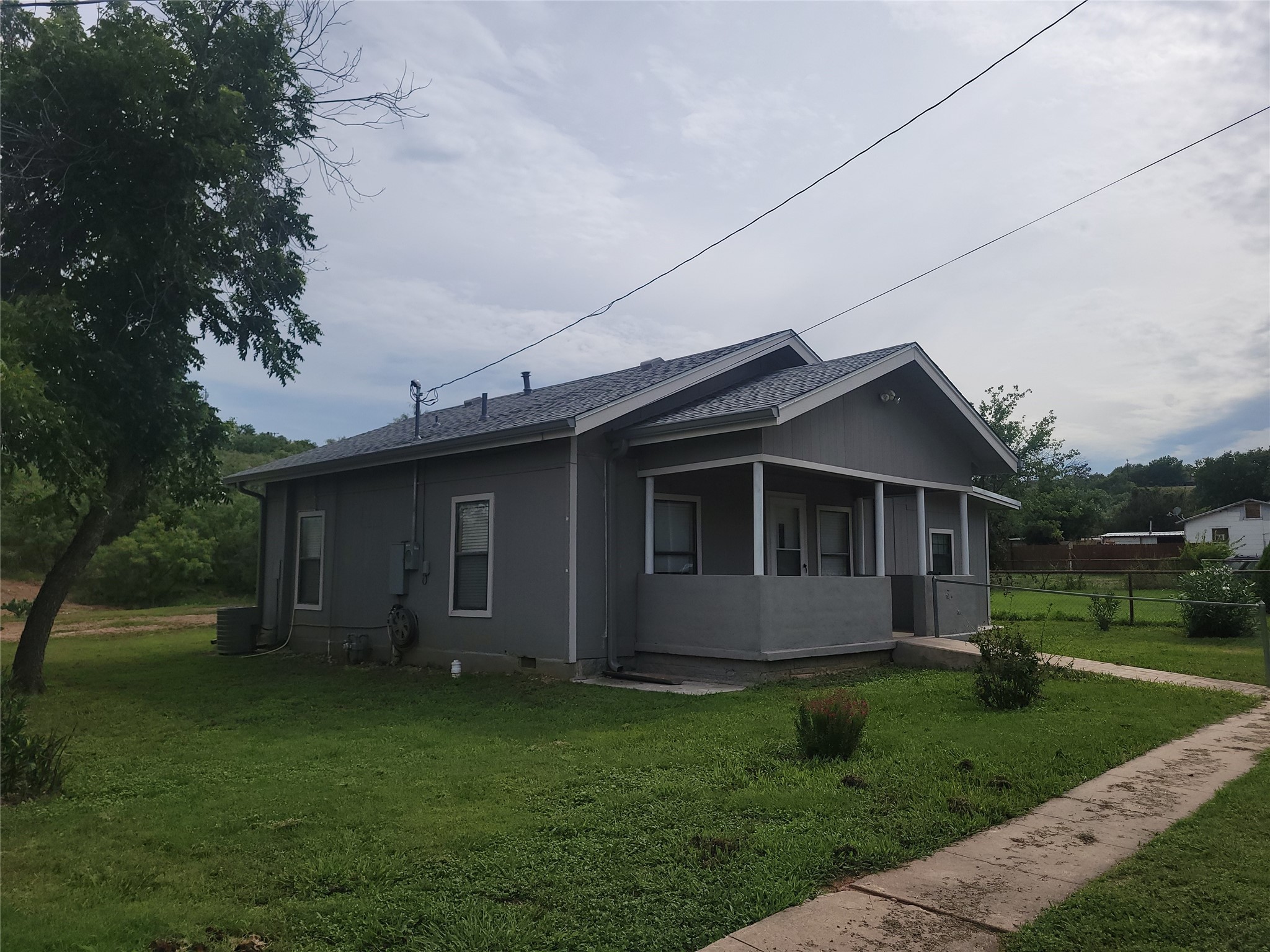 1009 W Mesquite Street Coleman TX 76834