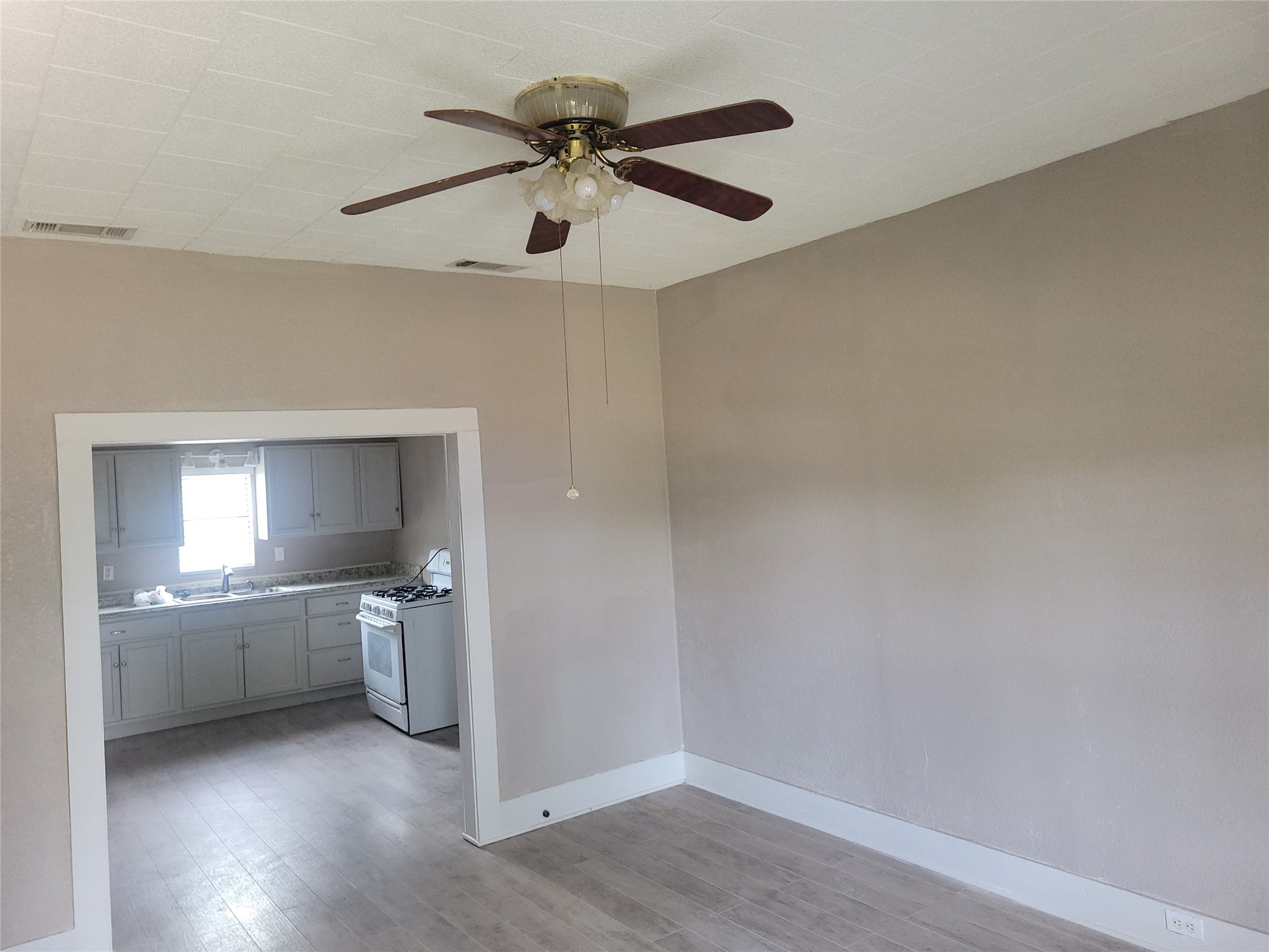 1009 W Mesquite Street Coleman TX 76834