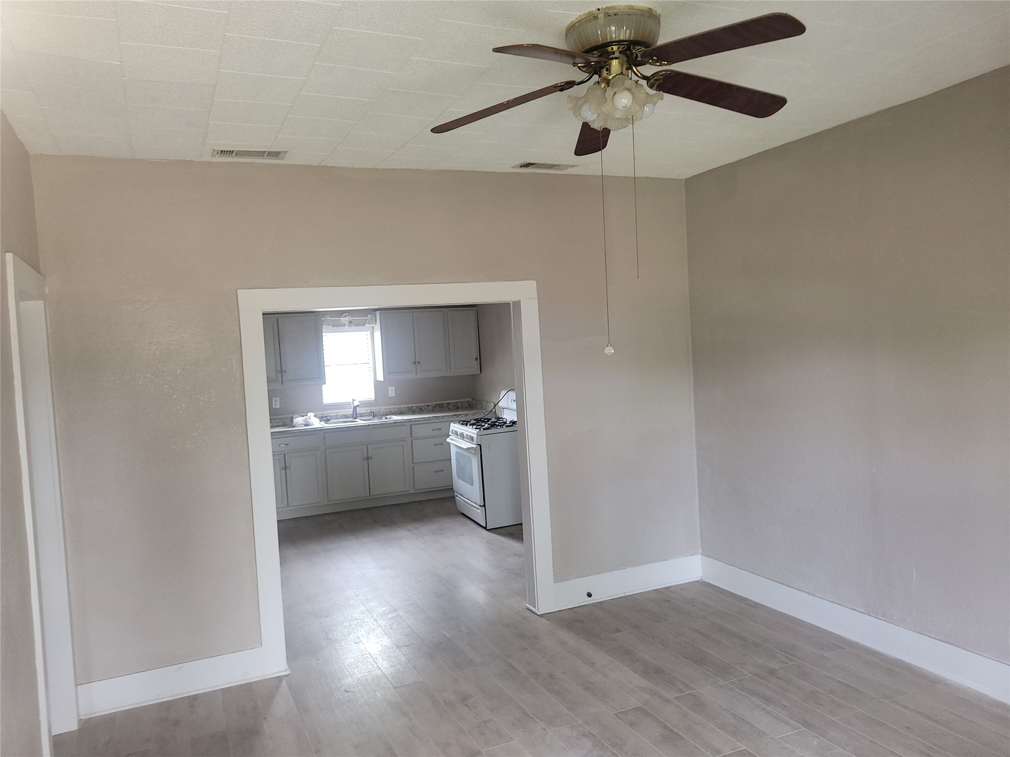1009 W Mesquite Street Coleman TX 76834