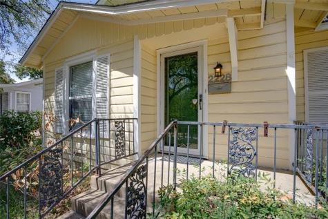 2228 Queen Street Fort Worth TX 76103