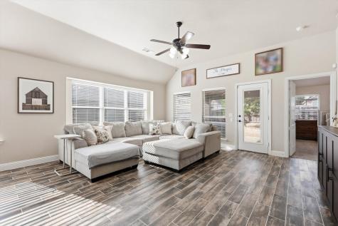324 Sherbrook Street Van Alstyne TX 75495