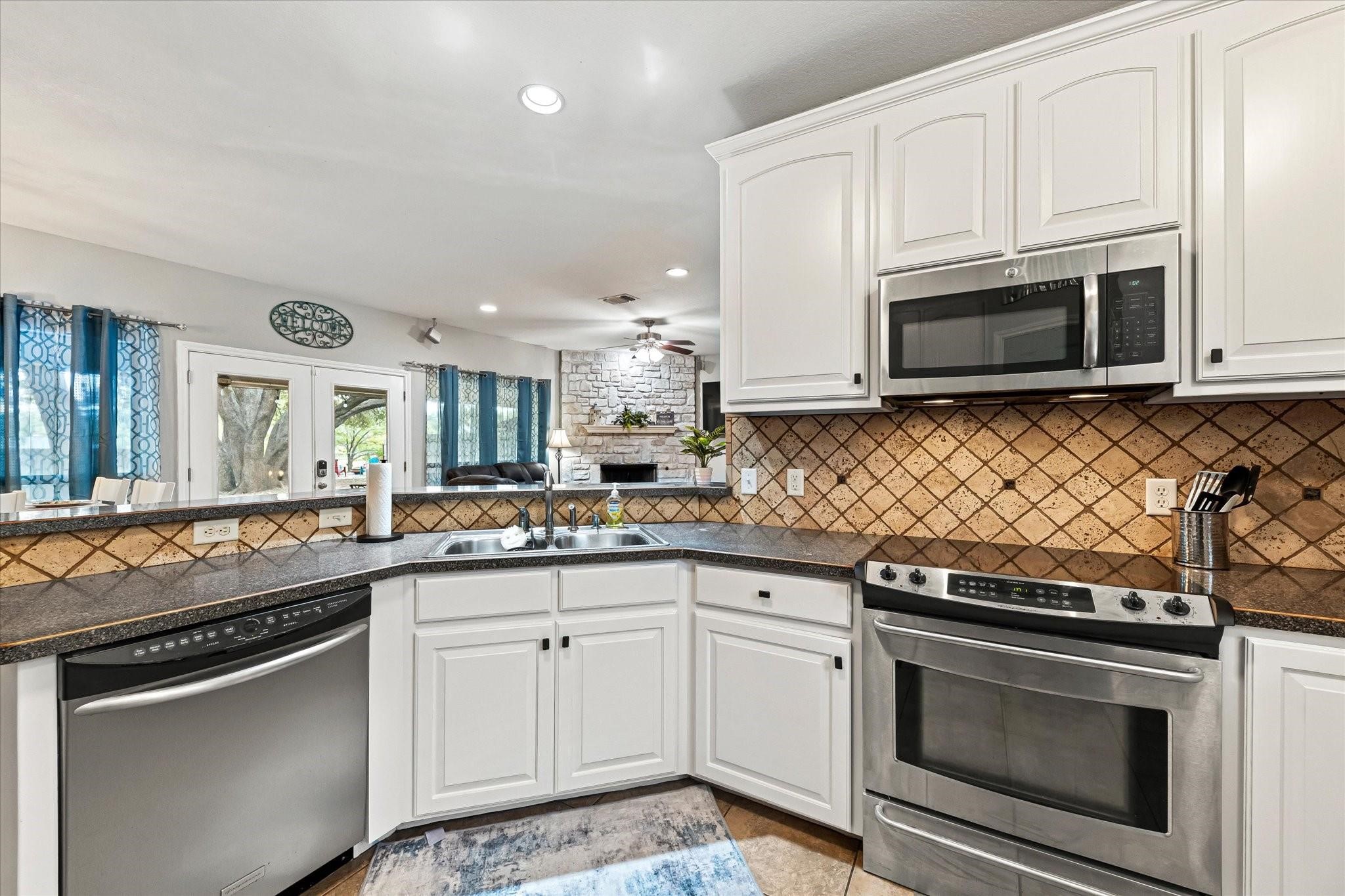 1609 Cheyenne Trail Granbury TX 76048