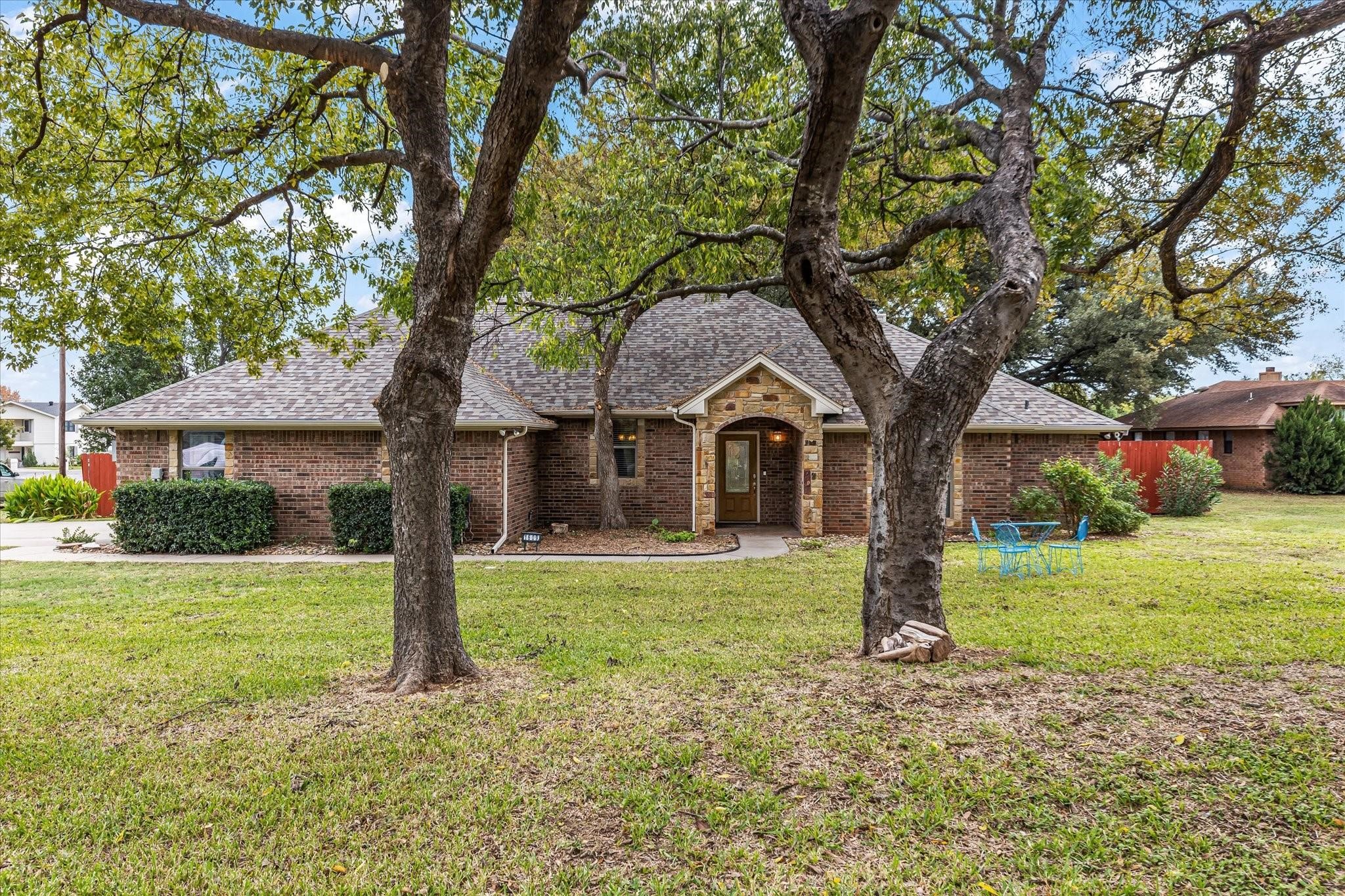 1609 Cheyenne Trail Granbury TX 76048