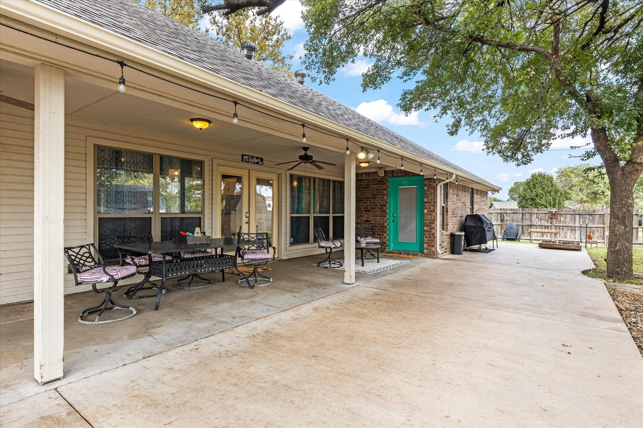 1609 Cheyenne Trail Granbury TX 76048
