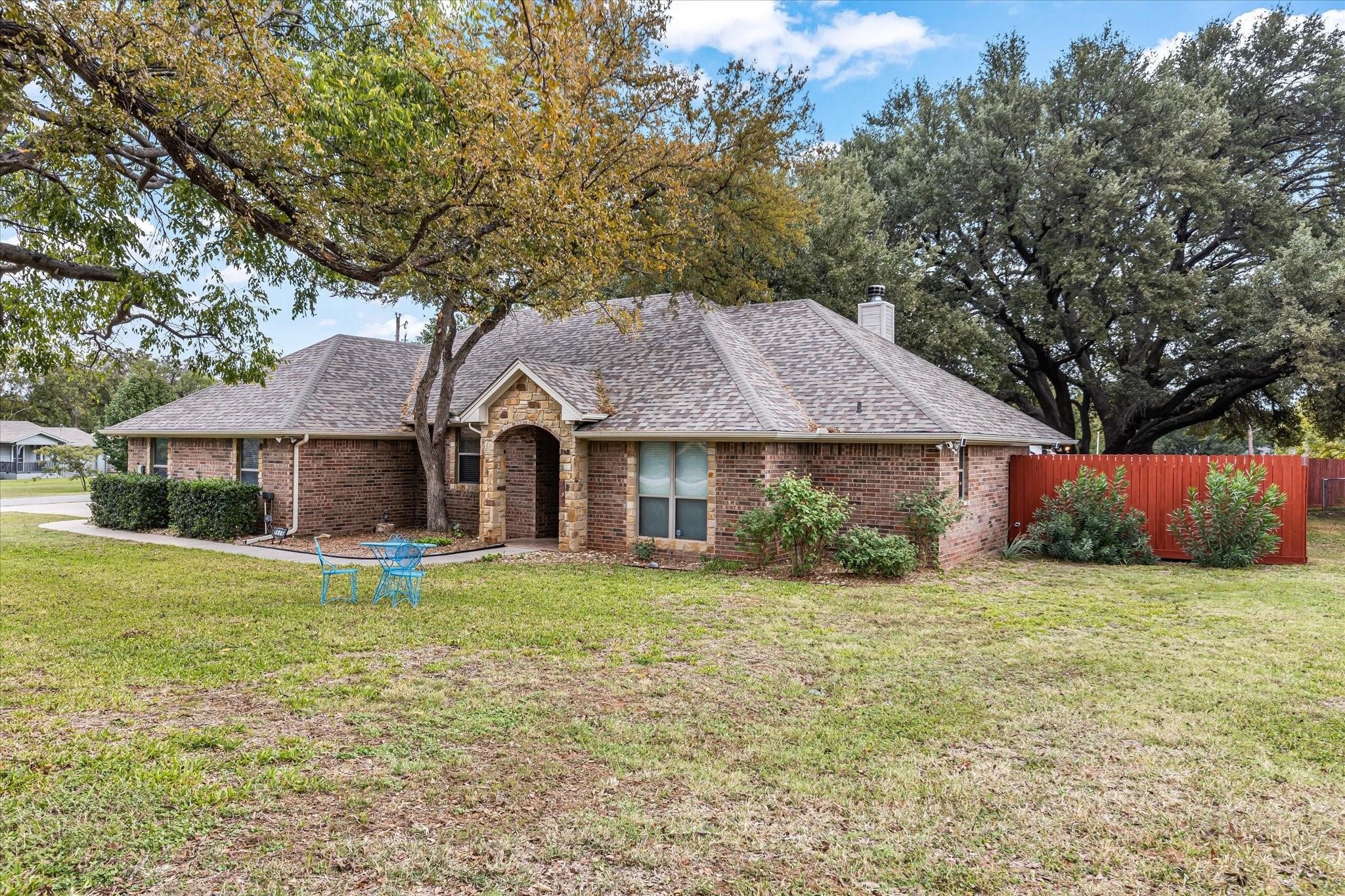 1609 Cheyenne Trail Granbury TX 76048