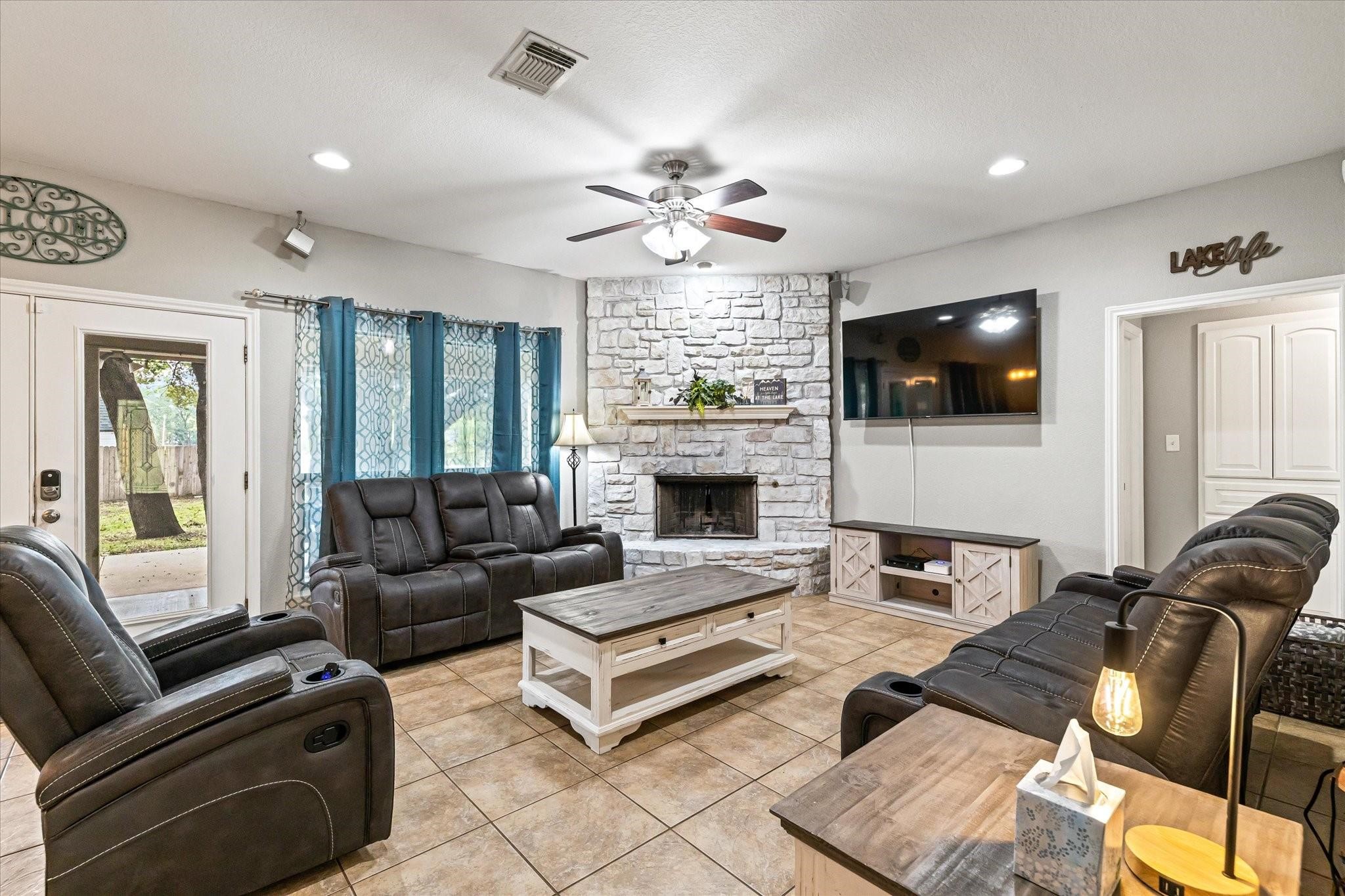 1609 Cheyenne Trail Granbury TX 76048