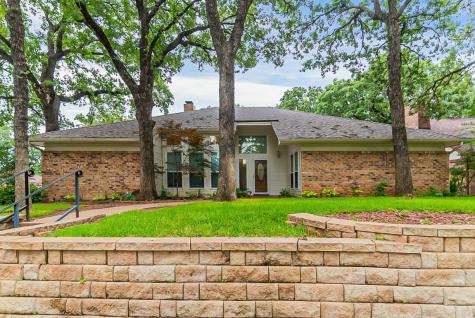 4004 Woodcastle Court Arlington TX 76016