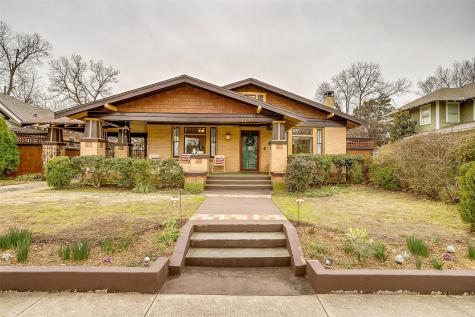 2239 W Magnolia Avenue Fort Worth TX 76110