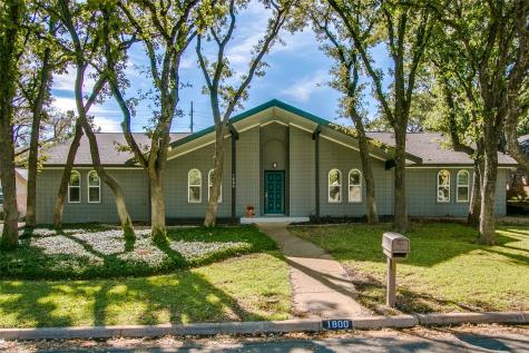 1800 Woodside Drive Arlington TX 76013