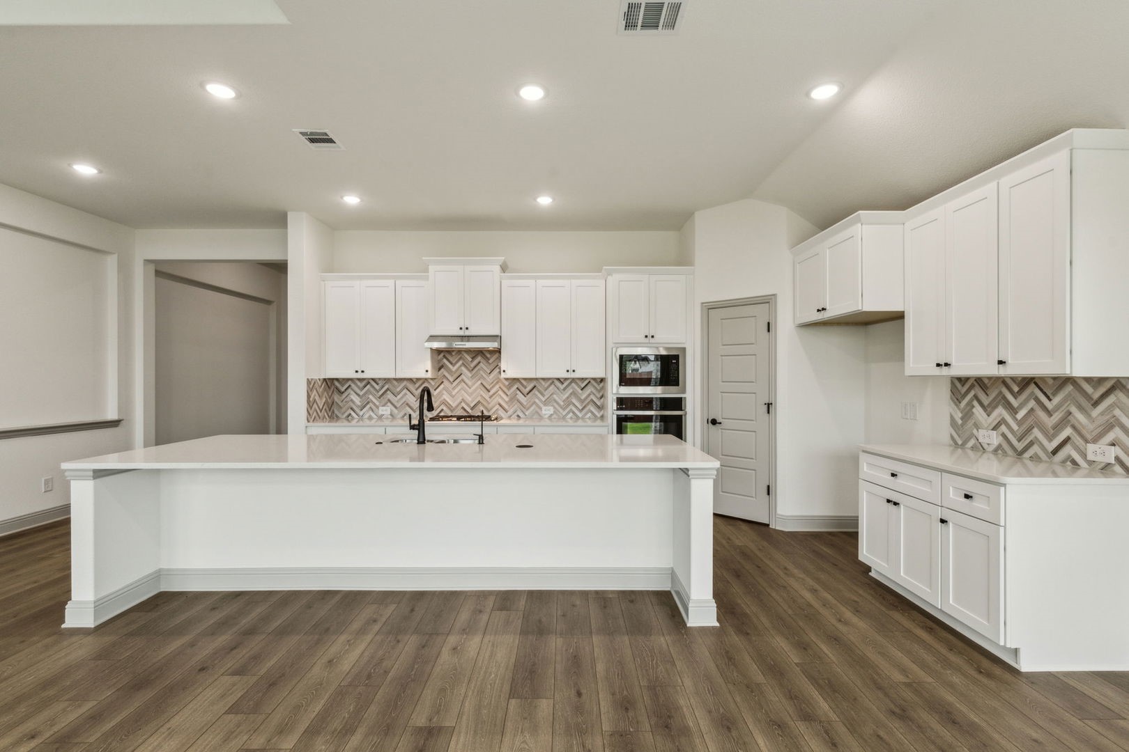 7732 Dibble Avenue Joshua TX 76058