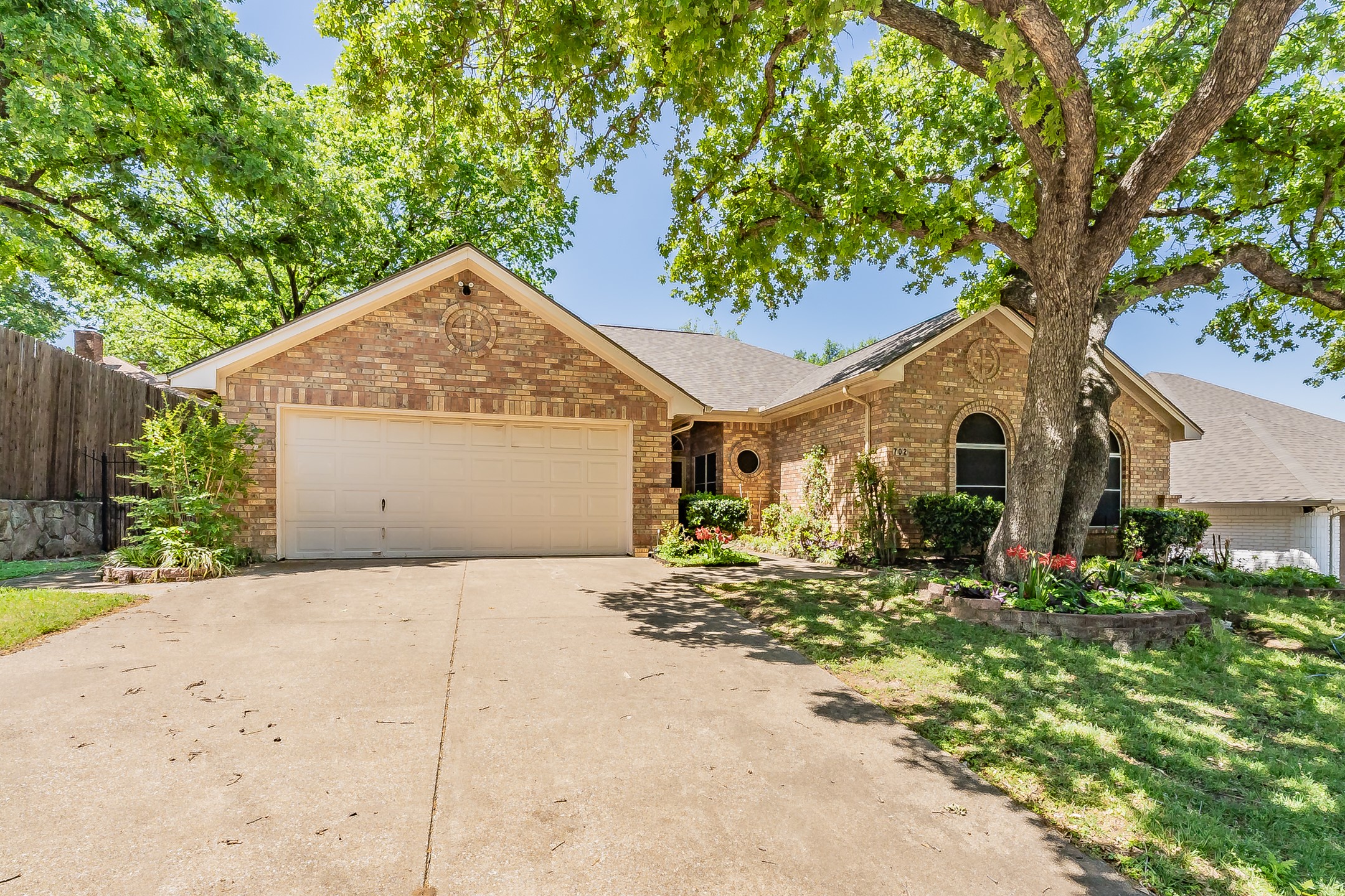 702 Jonathan Drive Euless TX 76040