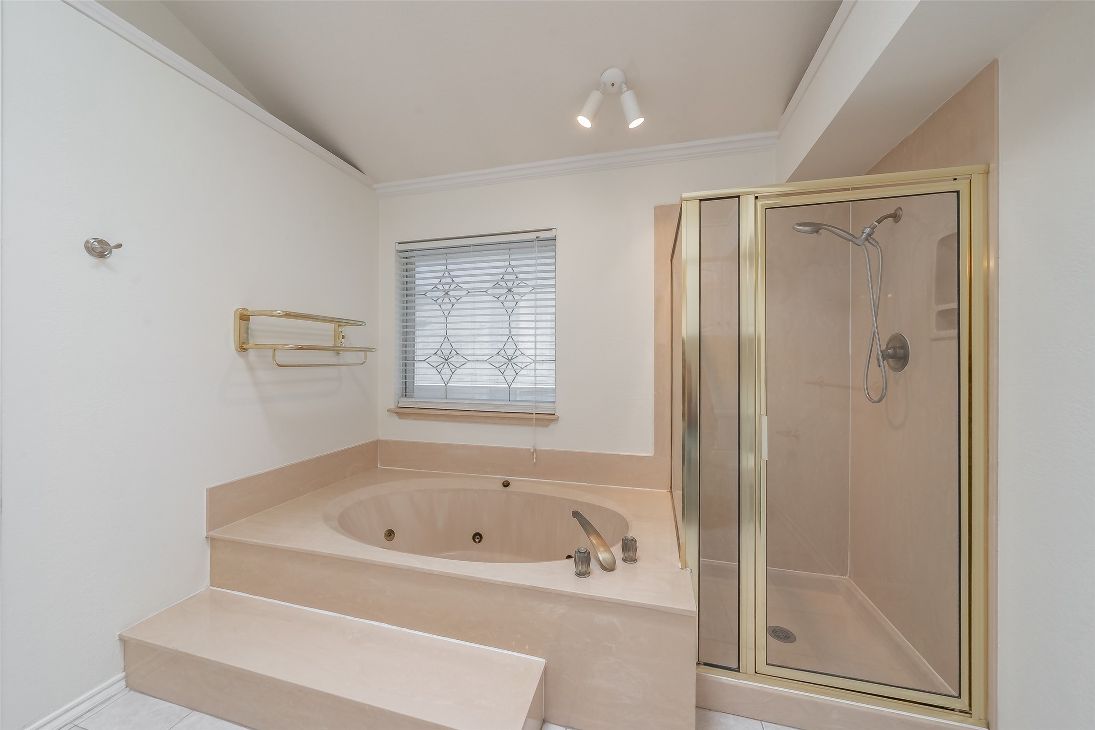 702 Jonathan Drive Euless TX 76040