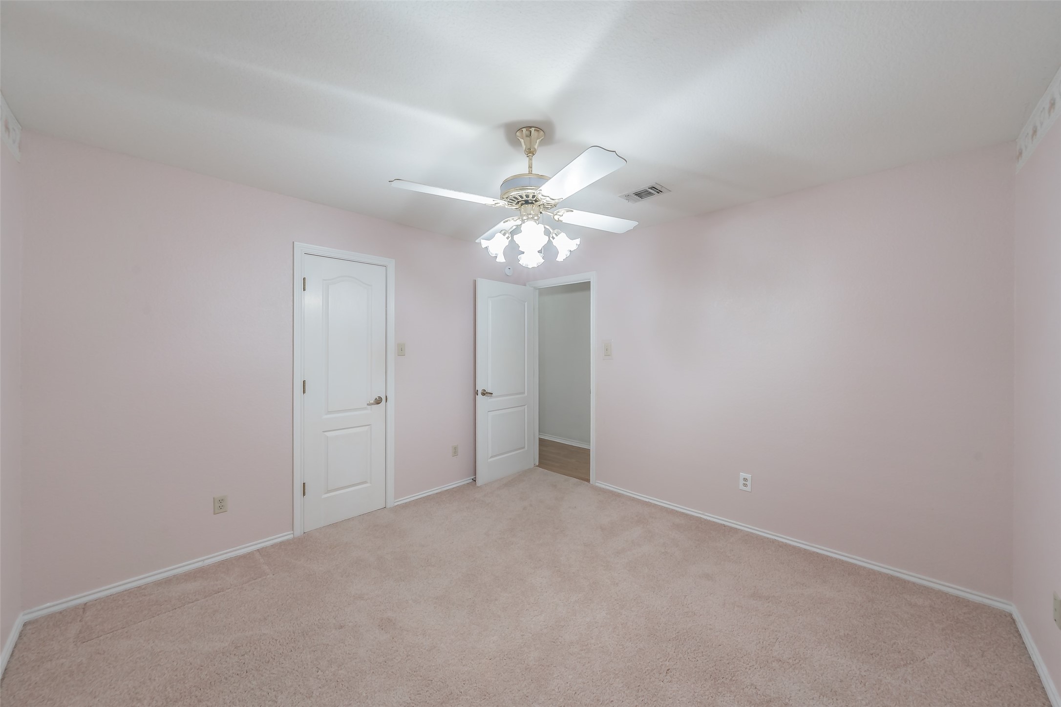 702 Jonathan Drive Euless TX 76040