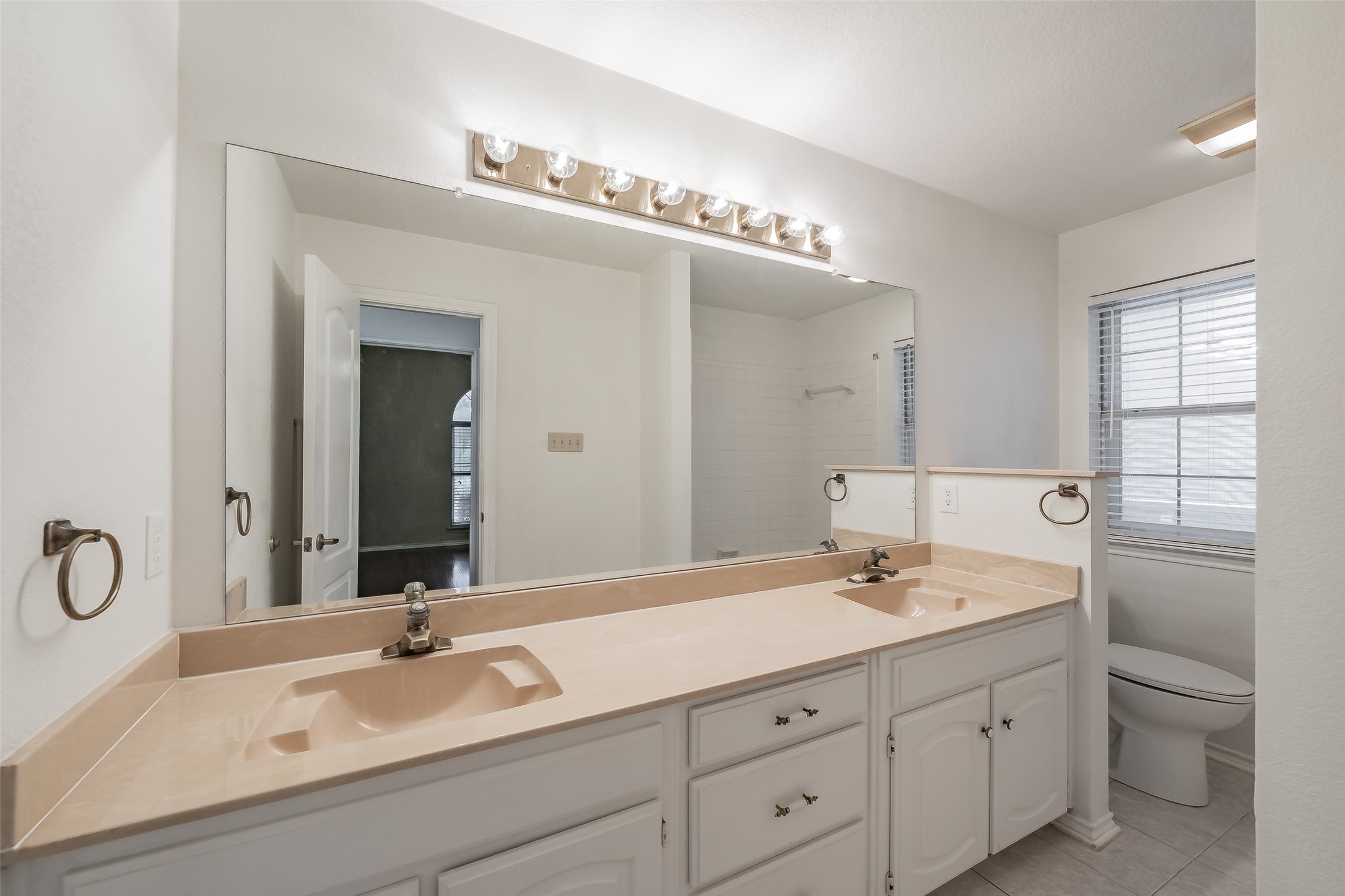 702 Jonathan Drive Euless TX 76040