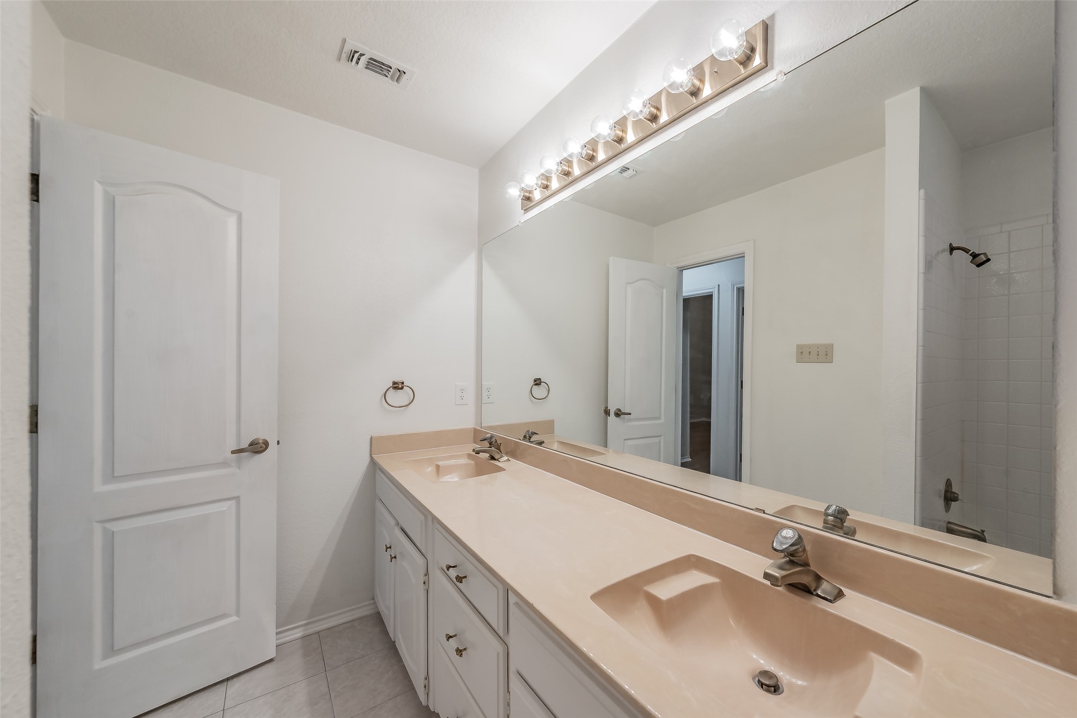 702 Jonathan Drive Euless TX 76040