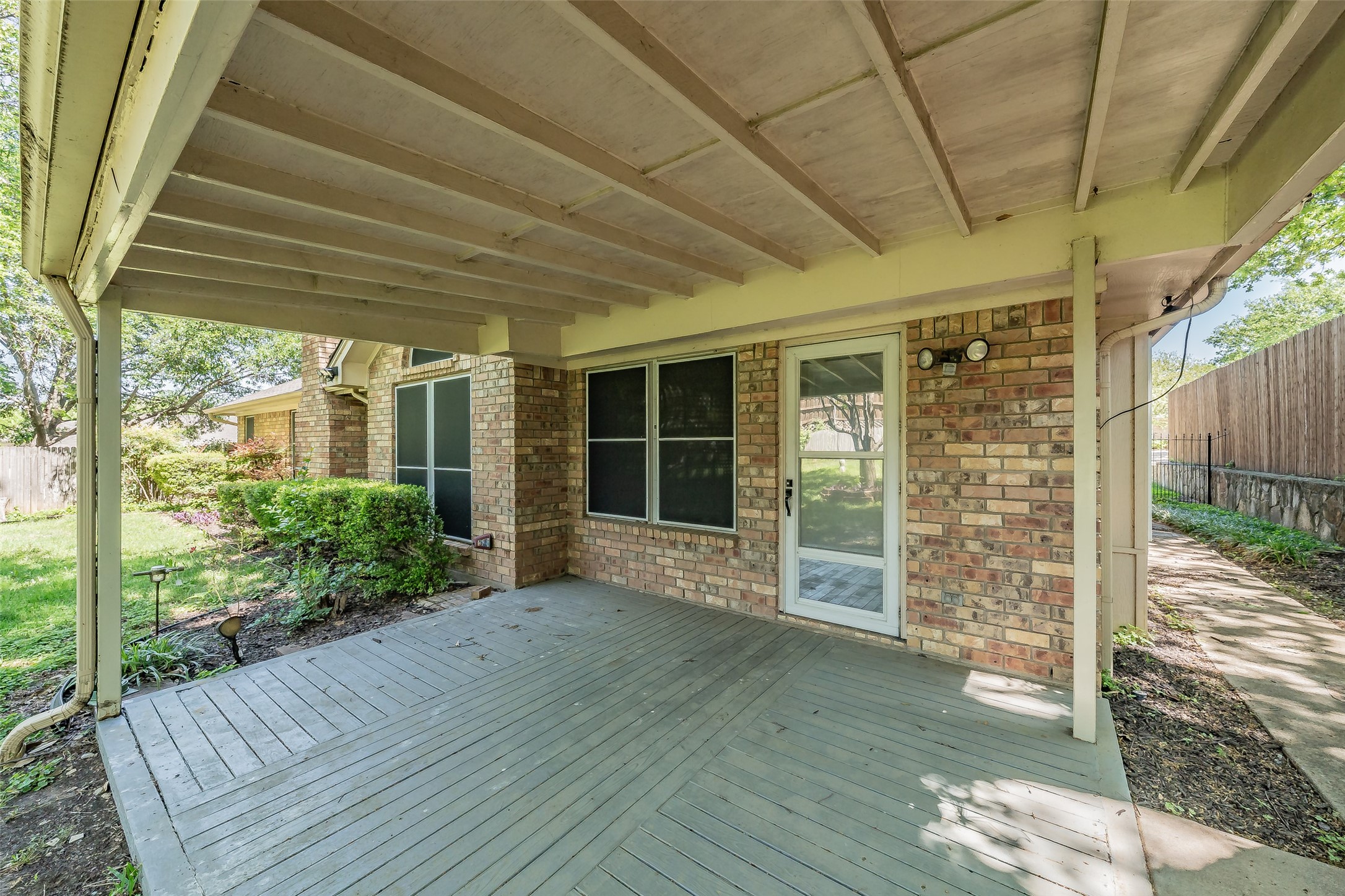 702 Jonathan Drive Euless TX 76040