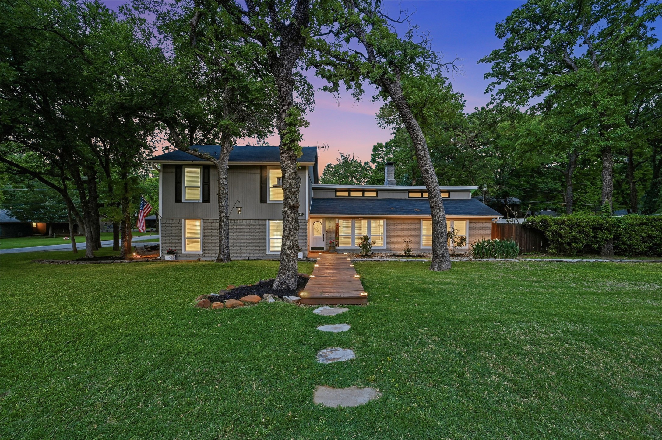 320 Tanglewood Lane Highland Village TX 75077