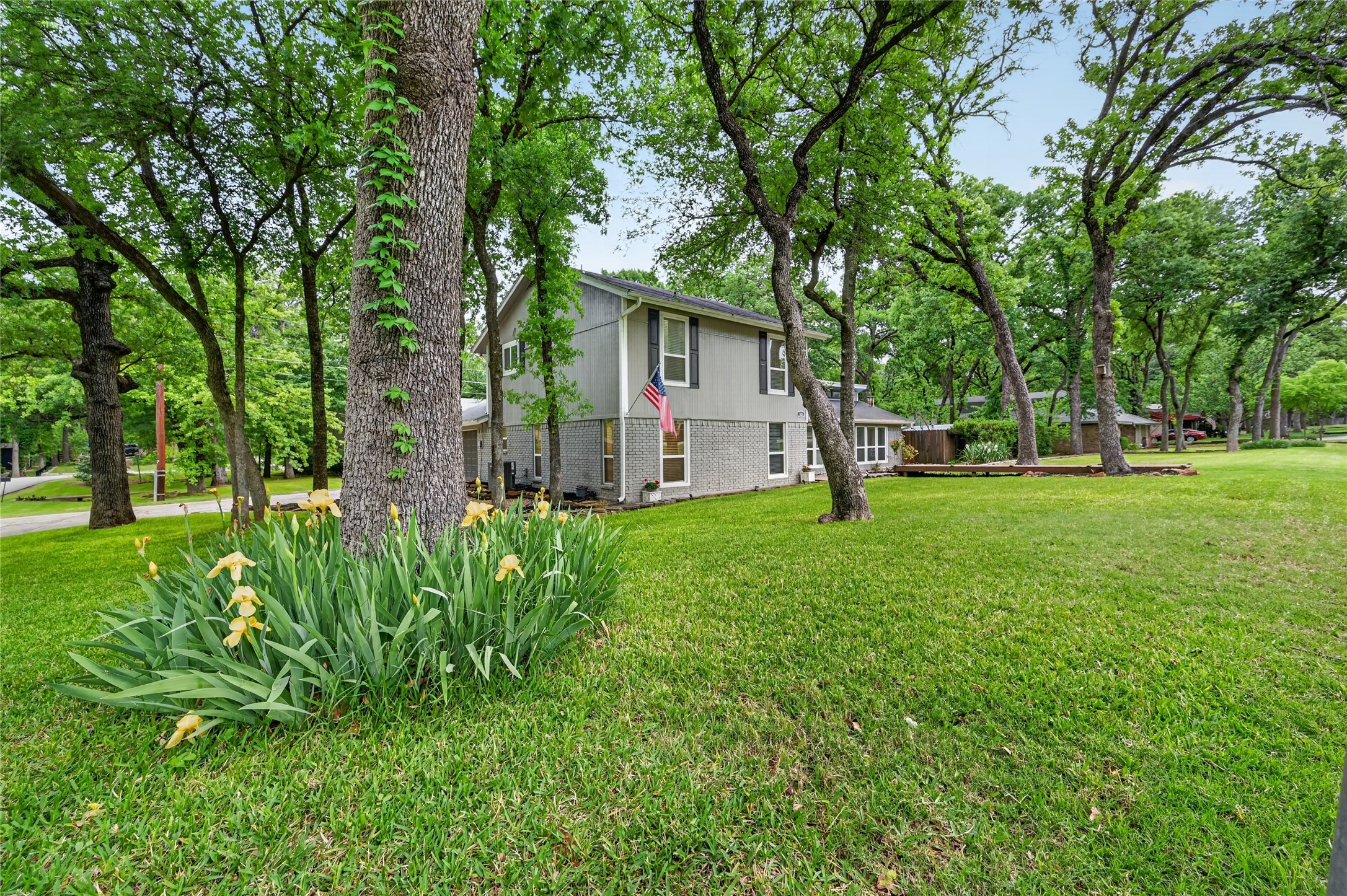 320 Tanglewood Lane Highland Village TX 75077