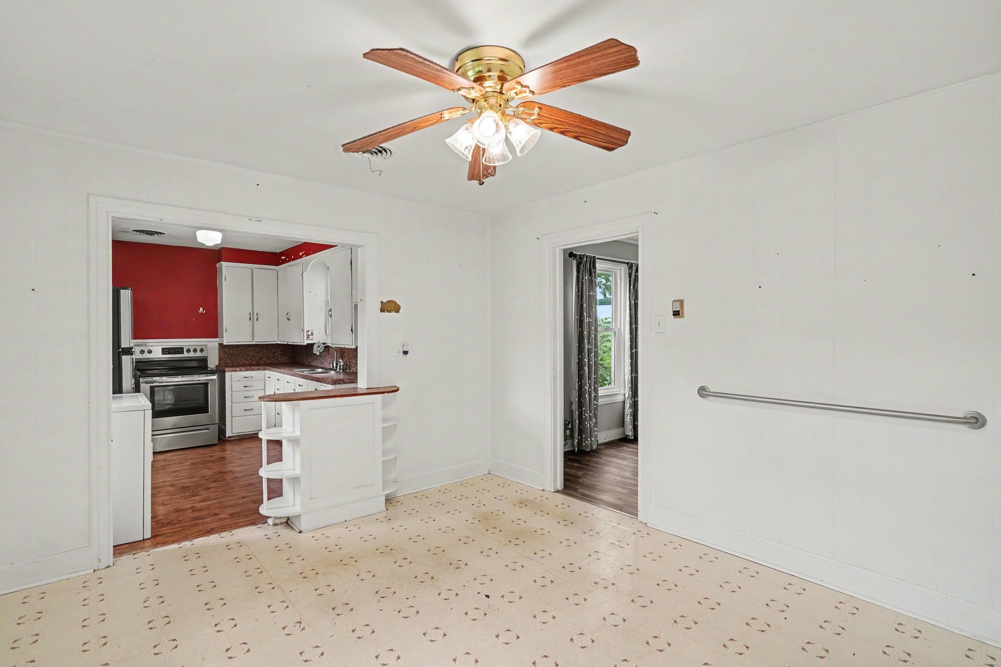 11015 State Highway 171 Covington TX 76636