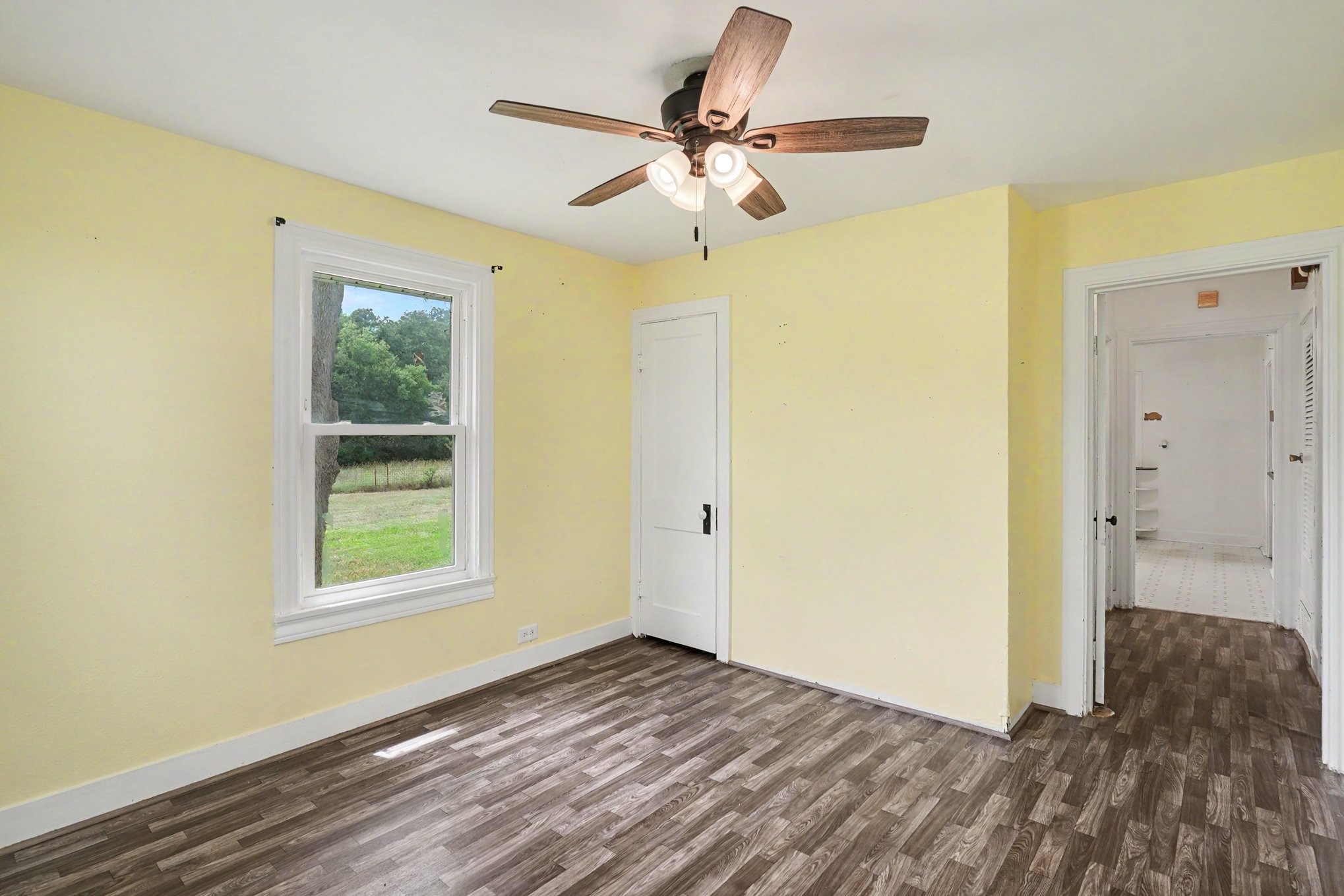 11015 State Highway 171 Covington TX 76636