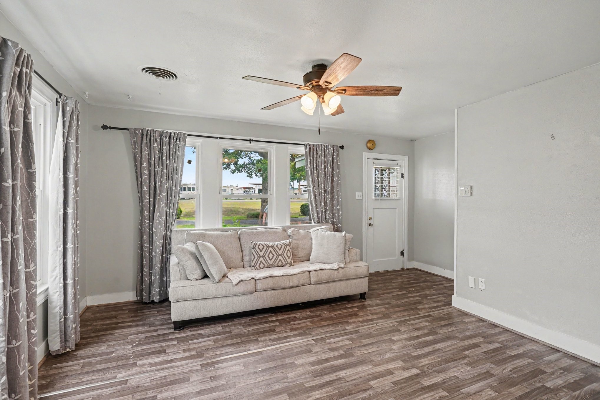 11015 State Highway 171 Covington TX 76636