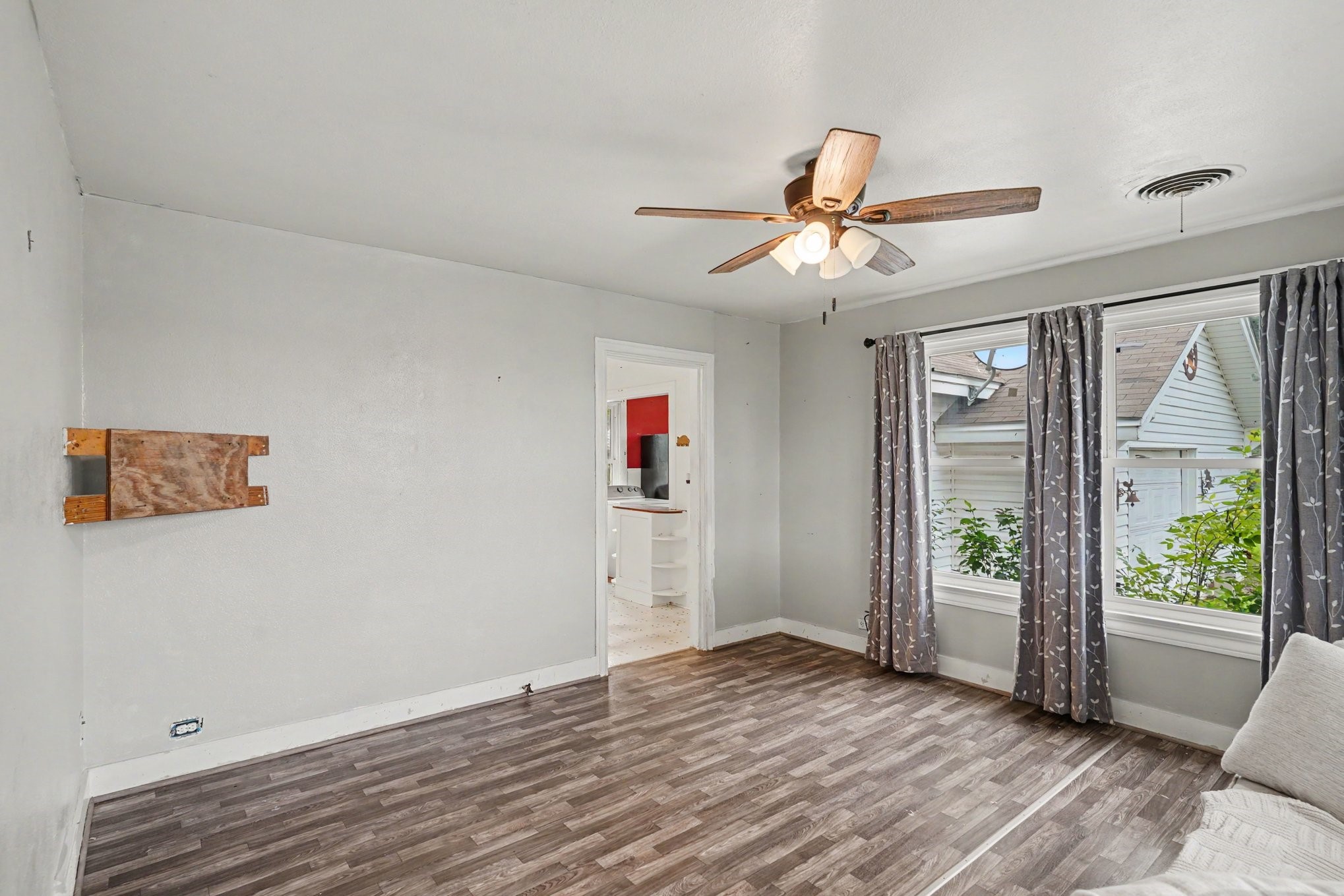 11015 State Highway 171 Covington TX 76636